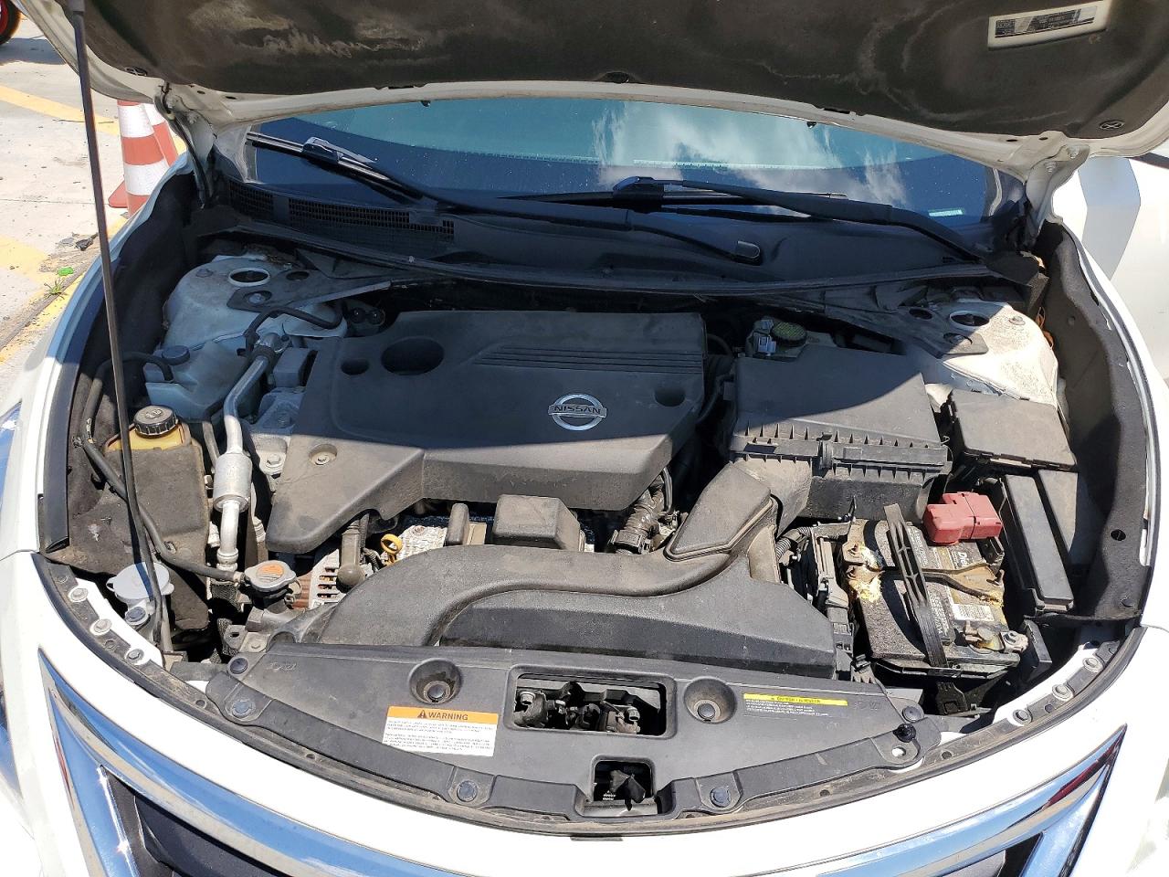 2015 Nissan Altima 2.5 Sv White vin: 1N4AL3AP9FC204849