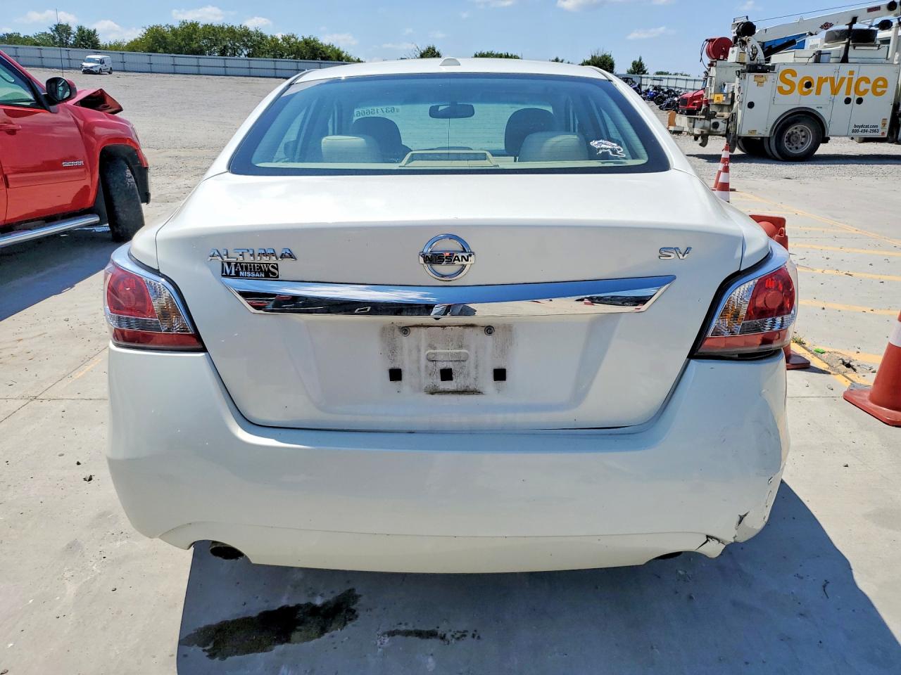 2015 Nissan Altima 2.5 Sv White vin: 1N4AL3AP9FC204849