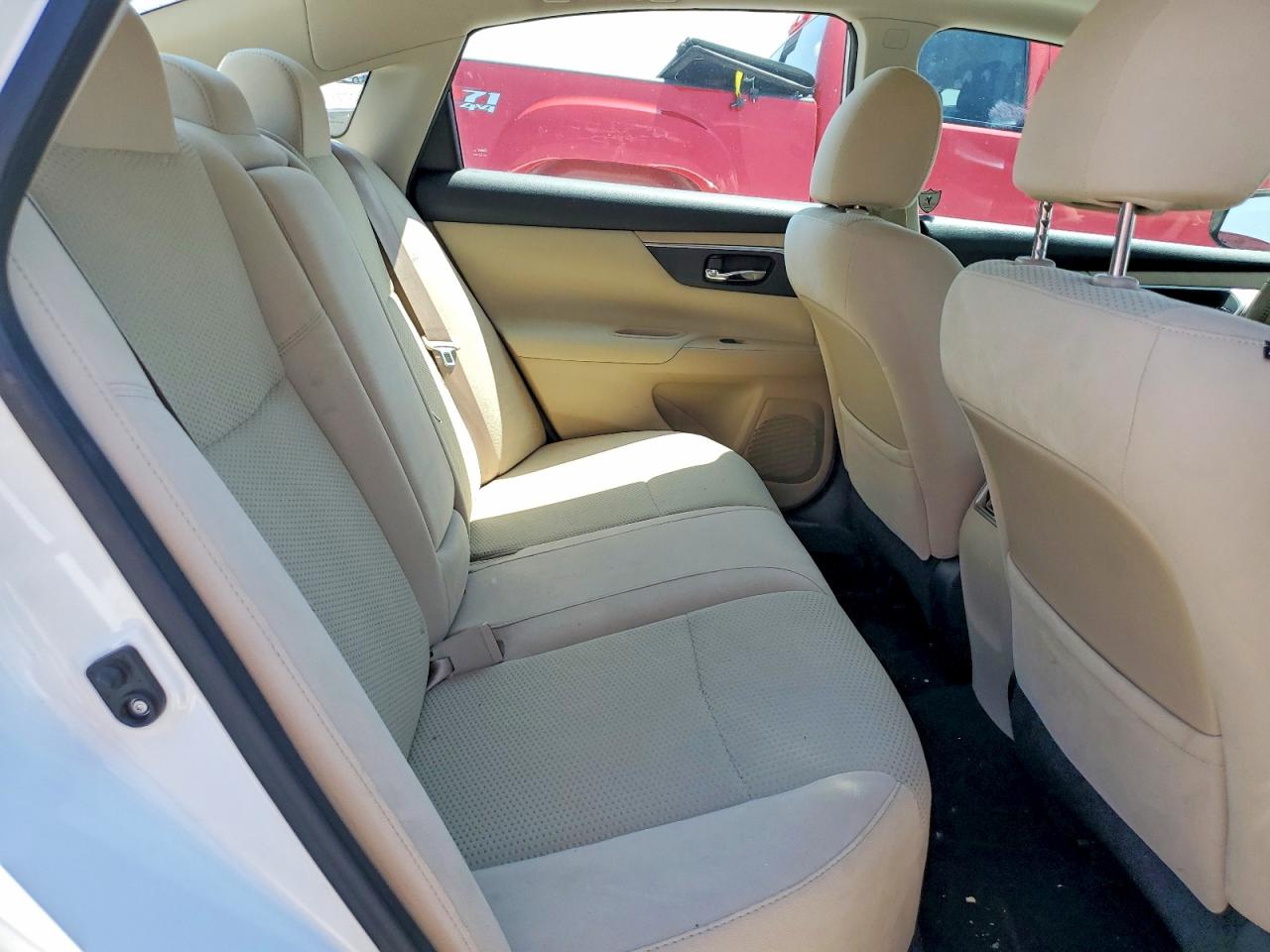 2015 Nissan Altima 2.5 Sv White vin: 1N4AL3AP9FC204849