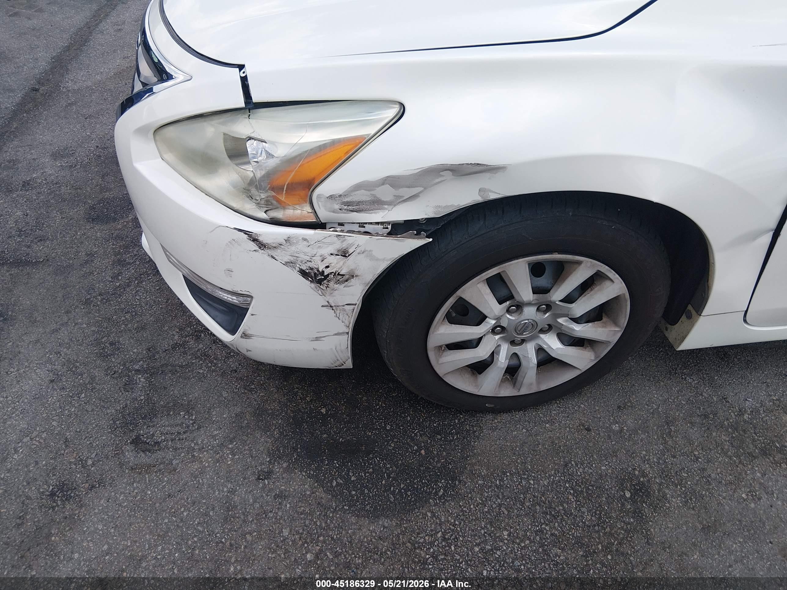 2015 Nissan Altima 2.5 S White vin: 1N4AL3AP9FC204902