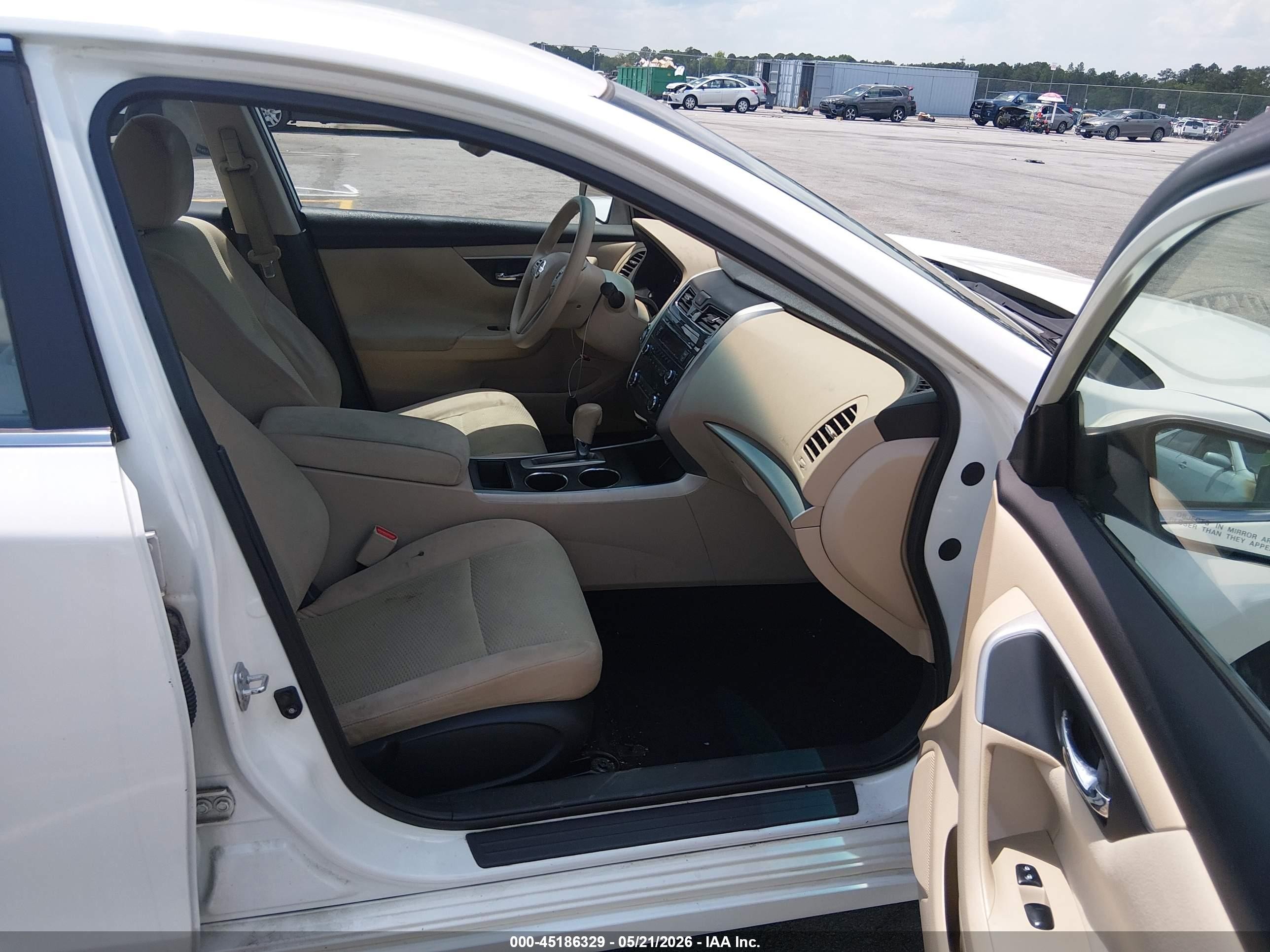 2015 Nissan Altima 2.5 S White vin: 1N4AL3AP9FC204902
