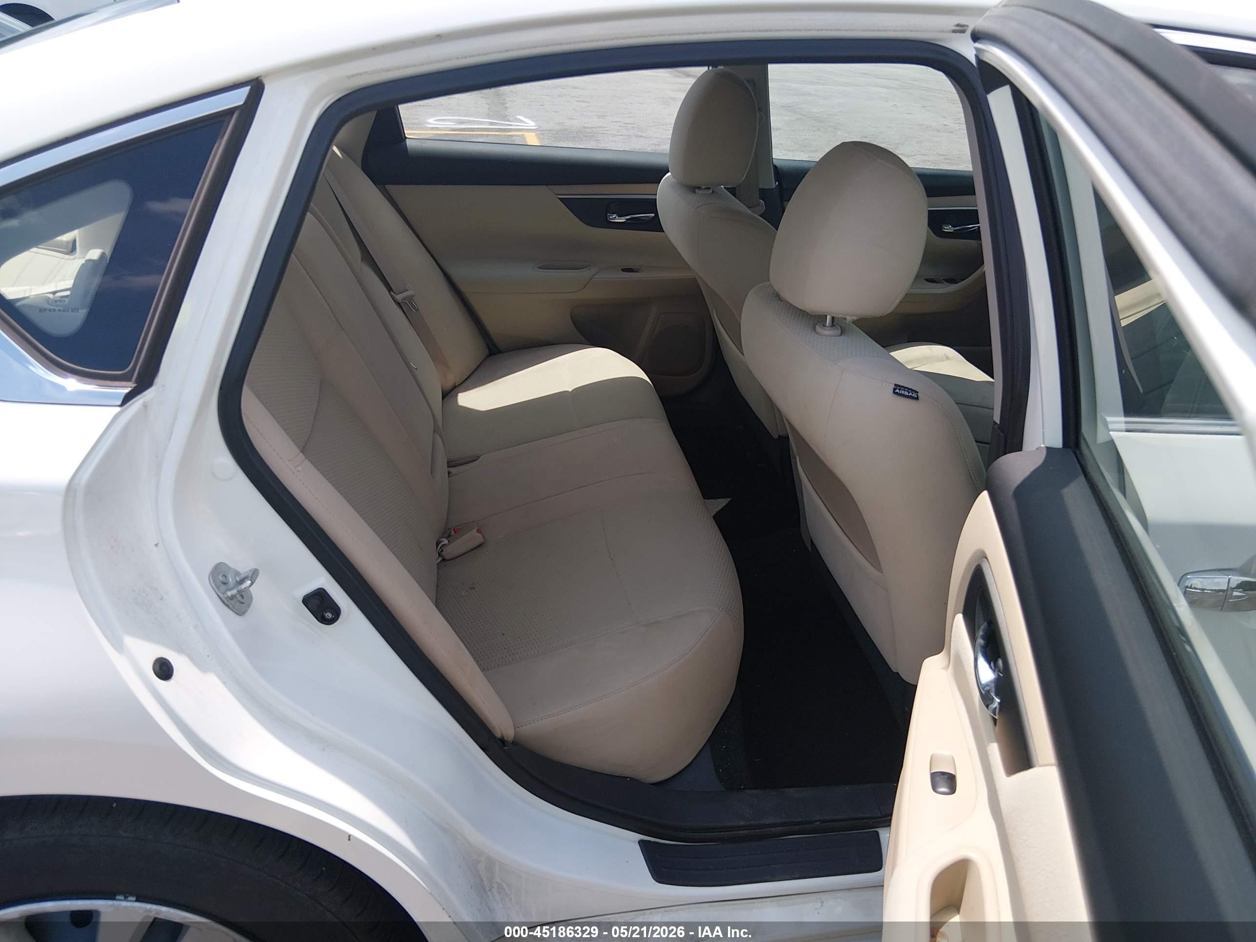 2015 Nissan Altima 2.5 S White vin: 1N4AL3AP9FC204902