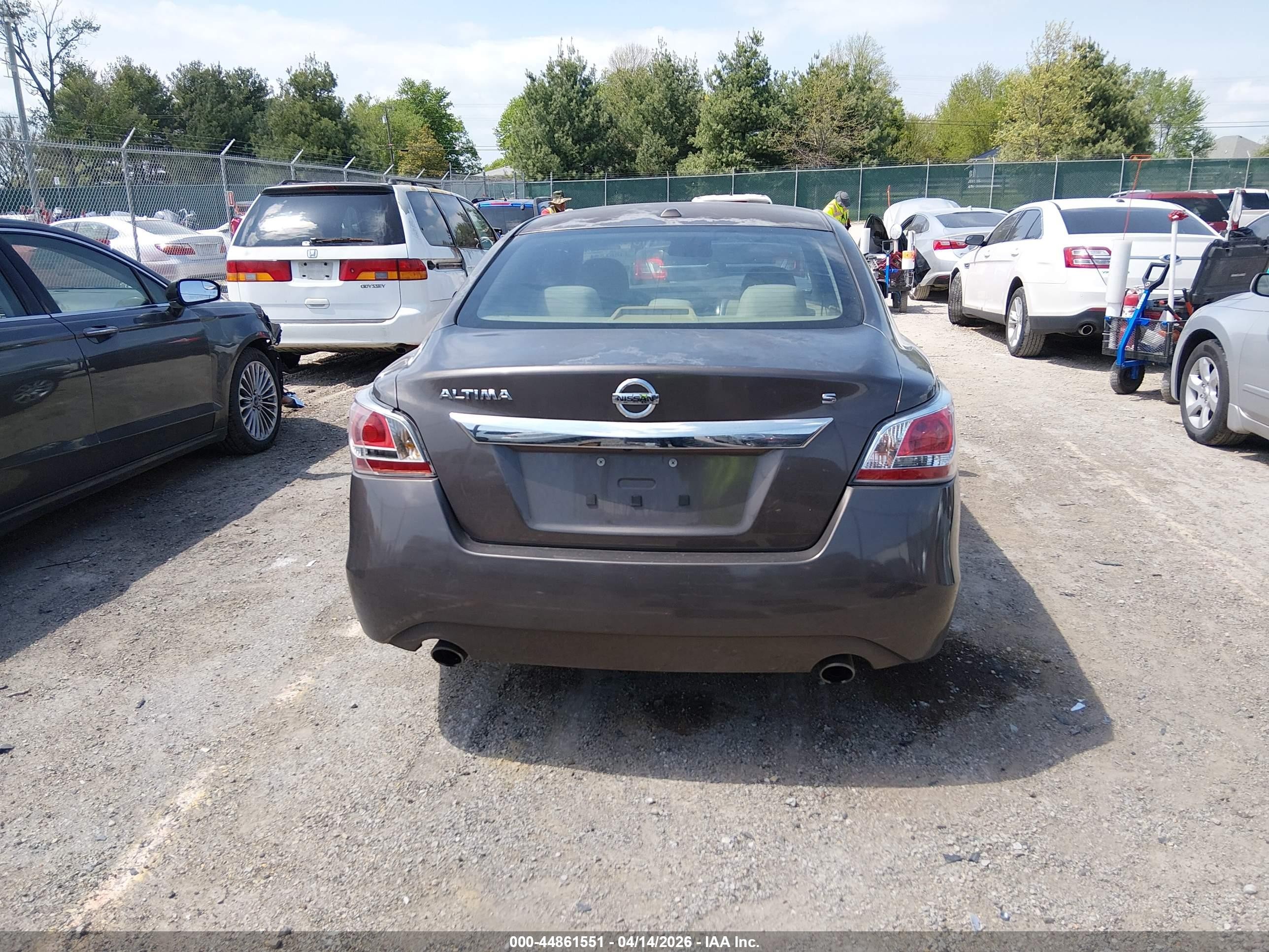 2015 Nissan Altima 2.5 S Brown vin: 1N4AL3AP9FC208187