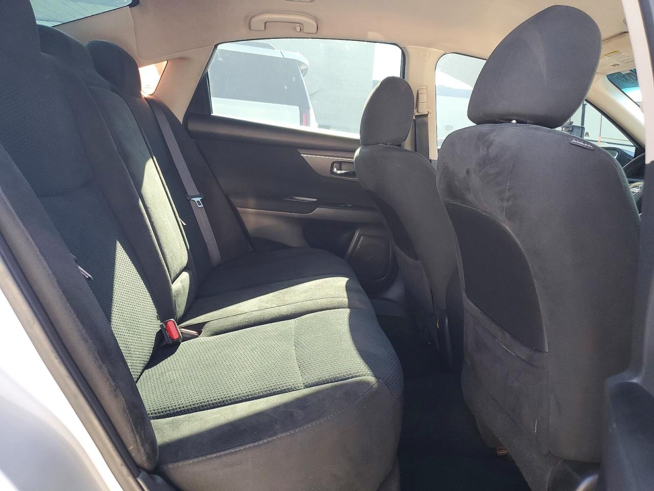 2015 Nissan Altima 2.5 S Silver vin: 1N4AL3AP9FC224907