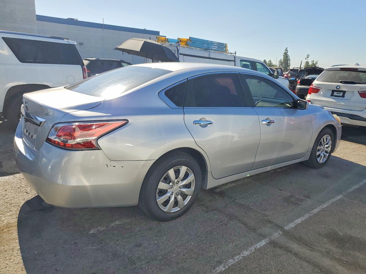 2015 Nissan Altima 2.5 S Silver vin: 1N4AL3AP9FC224907