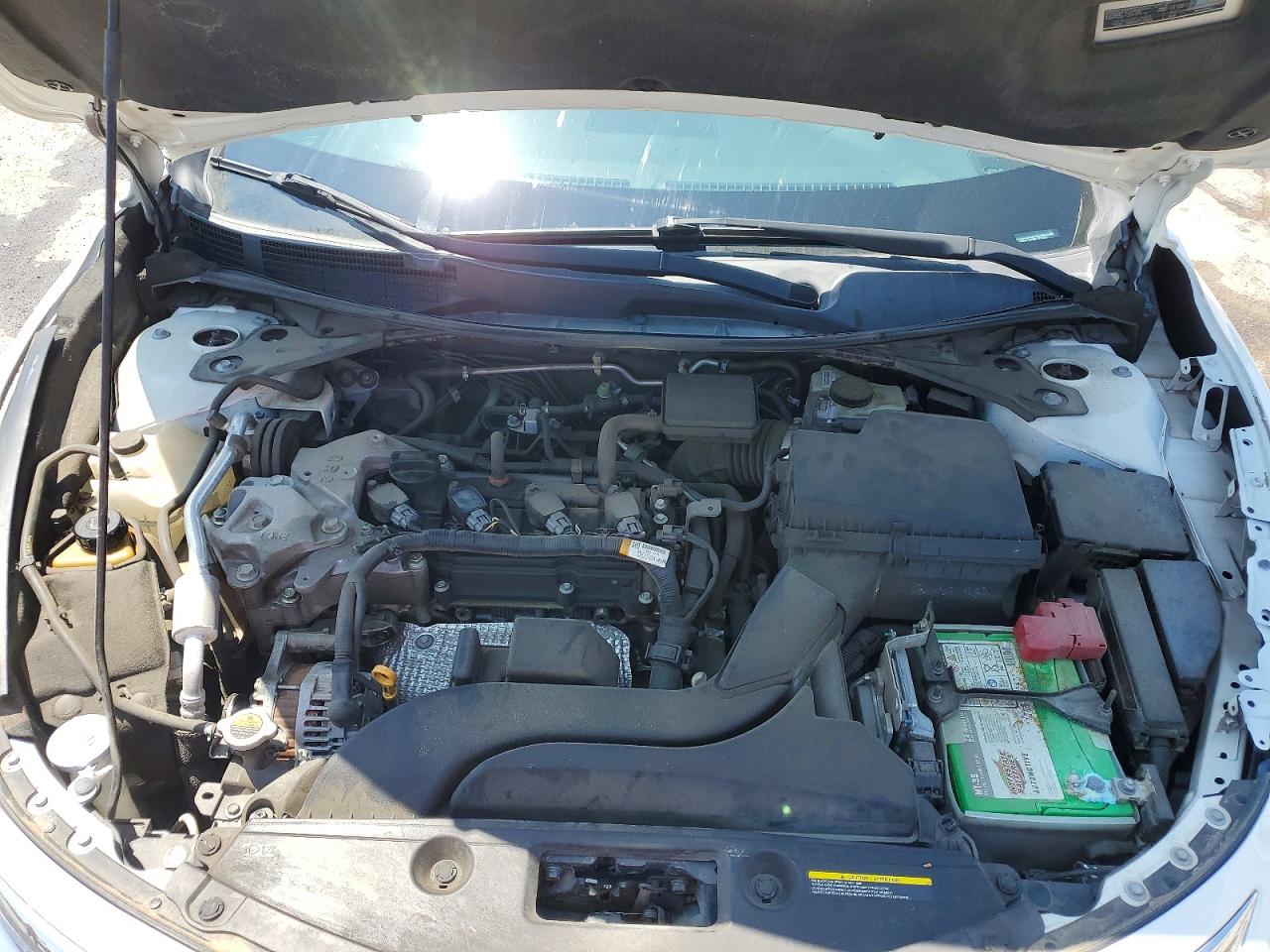 2015 Nissan Altima 2.5 White vin: 1N4AL3AP9FC233462