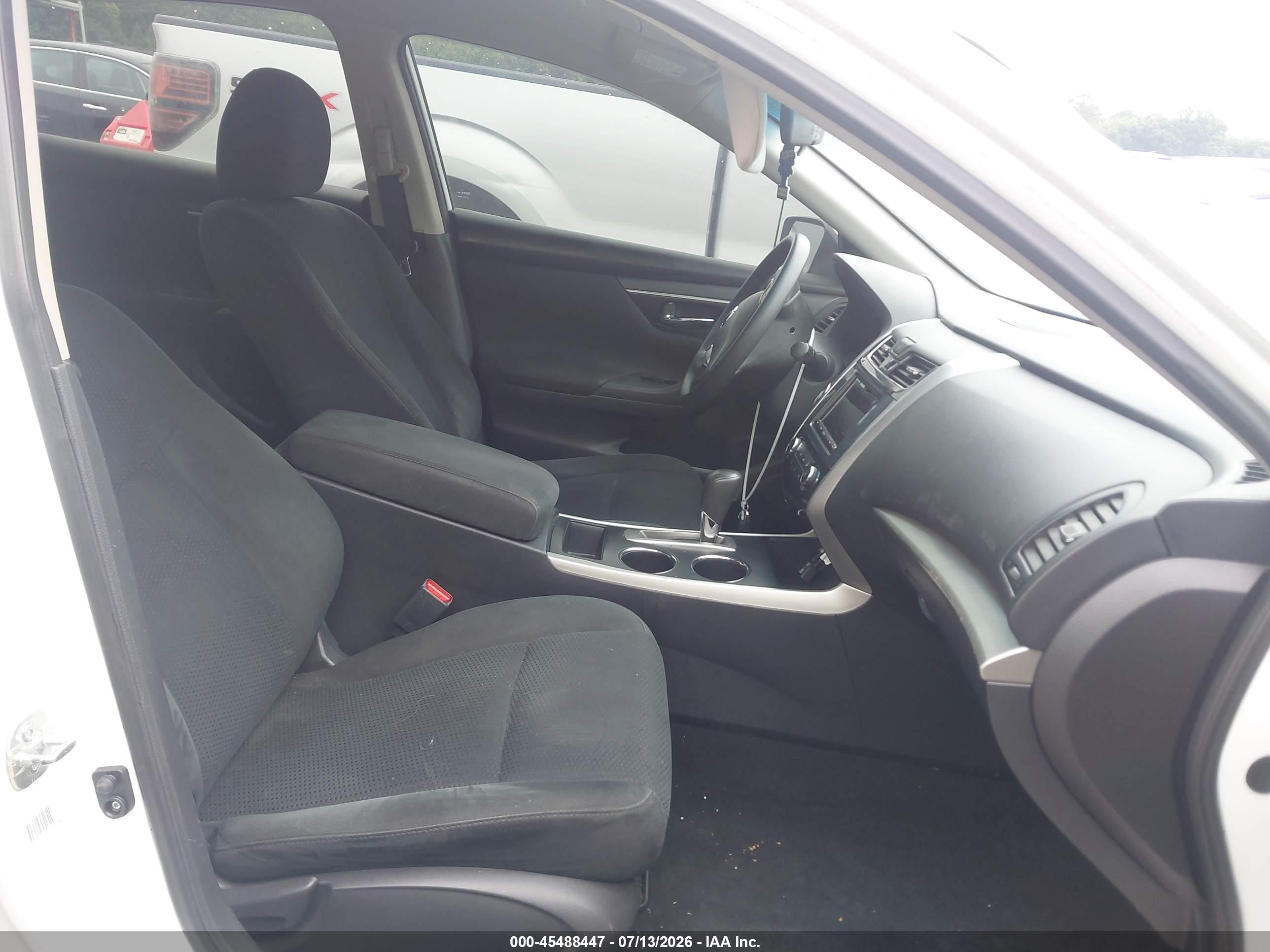 2015 Nissan Altima 2.5/2.5 S/2.5 Sl/2.5 Sv White vin: 1N4AL3AP9FC235972