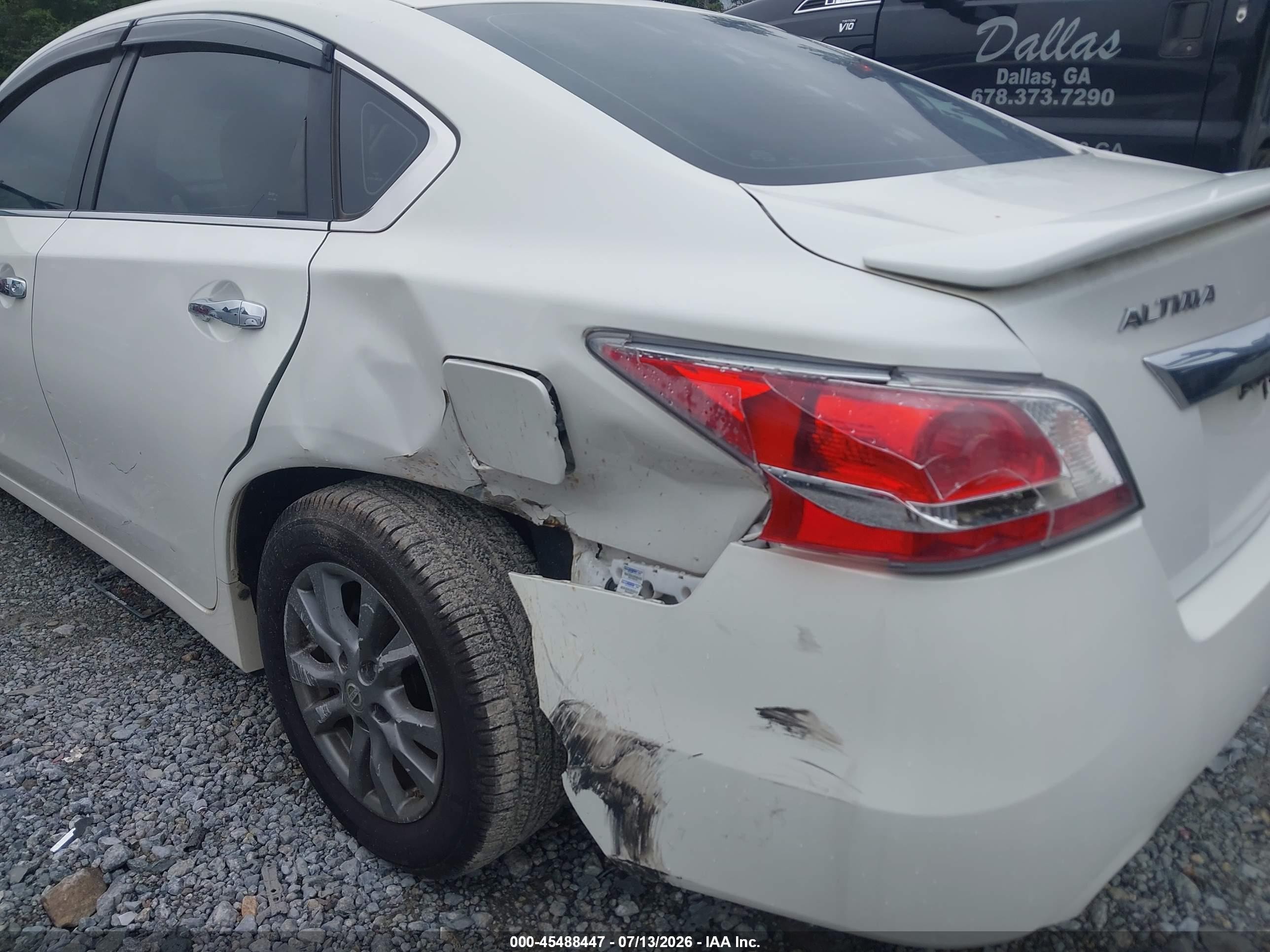 2015 Nissan Altima 2.5/2.5 S/2.5 Sl/2.5 Sv White vin: 1N4AL3AP9FC235972