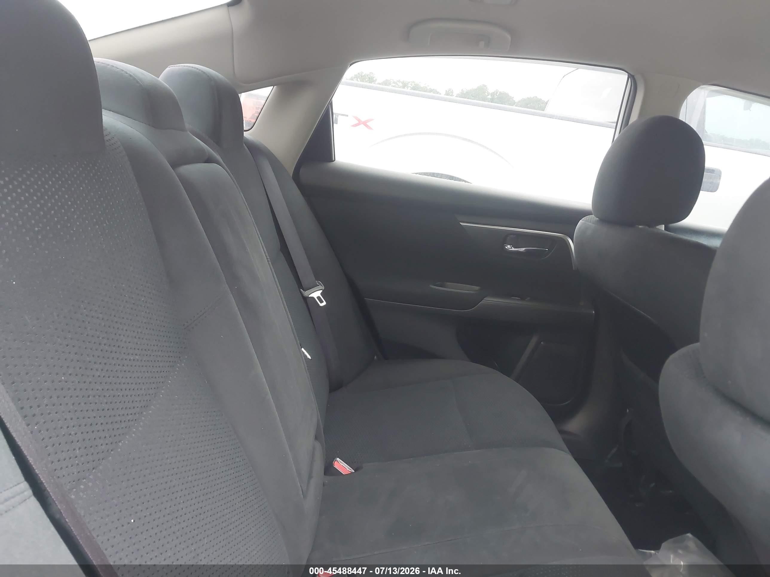 2015 Nissan Altima 2.5/2.5 S/2.5 Sl/2.5 Sv White vin: 1N4AL3AP9FC235972