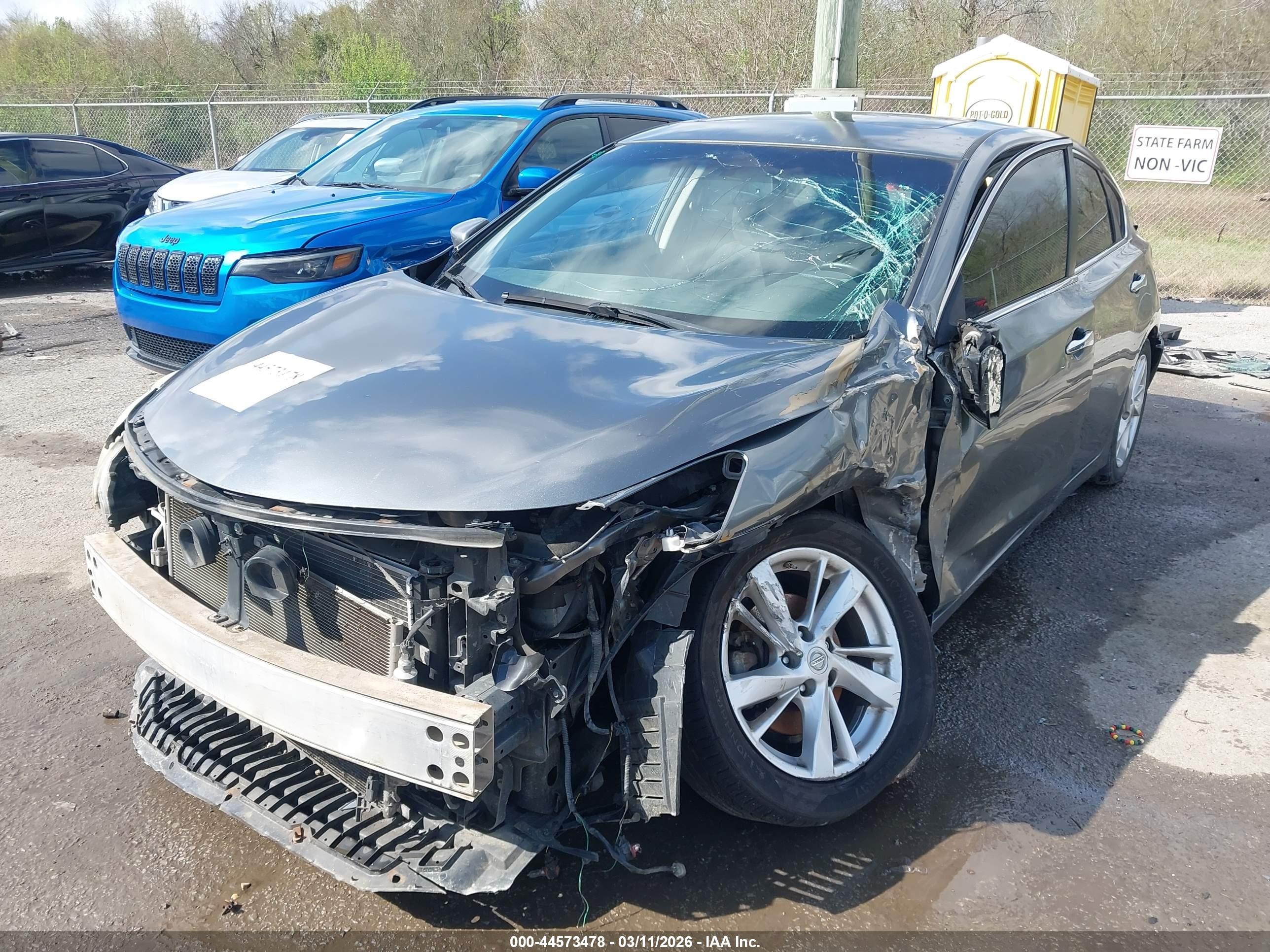 2015 Nissan Altima 2.5 Sv Серый vin: 1N4AL3AP9FC236037