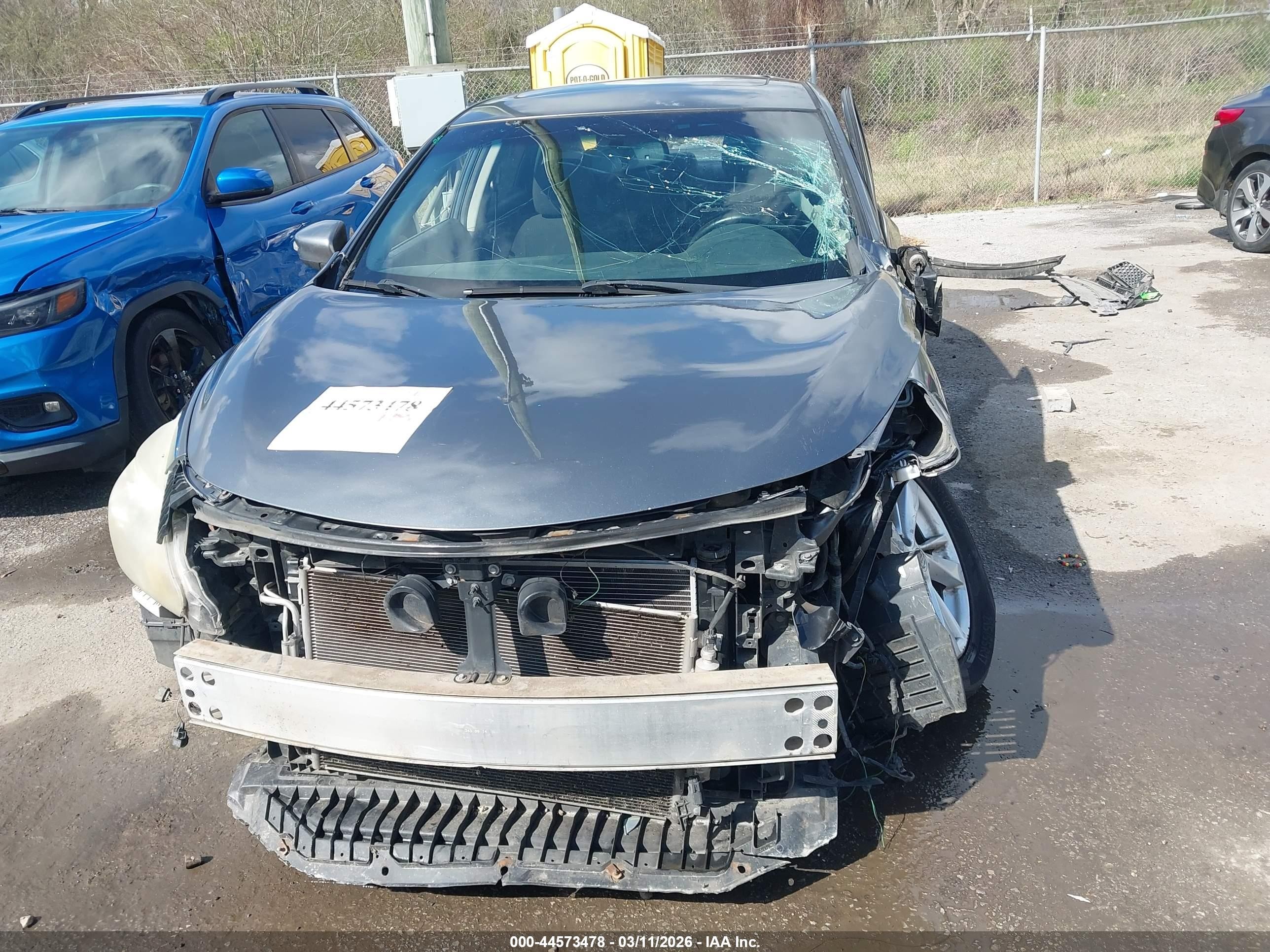 2015 Nissan Altima 2.5 Sv Серый vin: 1N4AL3AP9FC236037