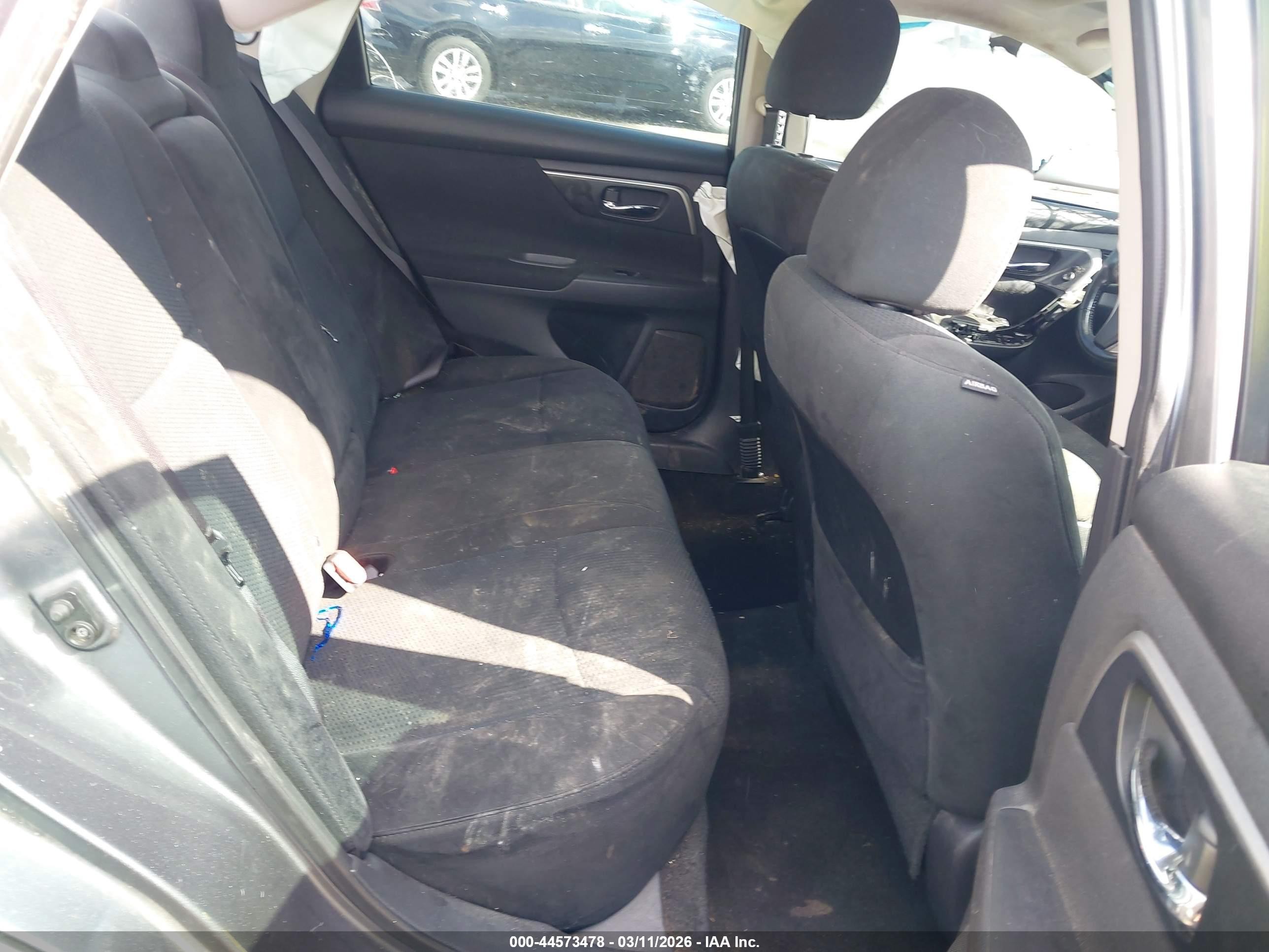 2015 Nissan Altima 2.5 Sv Серый vin: 1N4AL3AP9FC236037