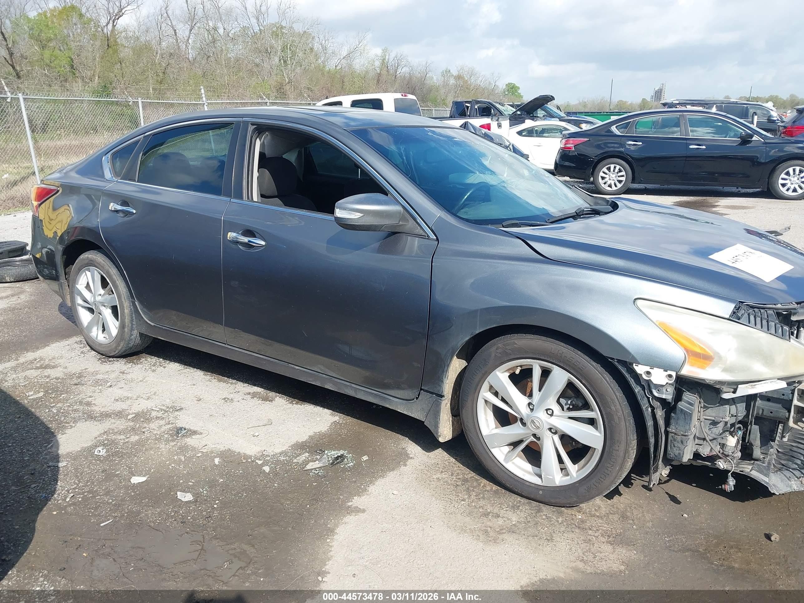 2015 Nissan Altima 2.5 Sv Серый vin: 1N4AL3AP9FC236037