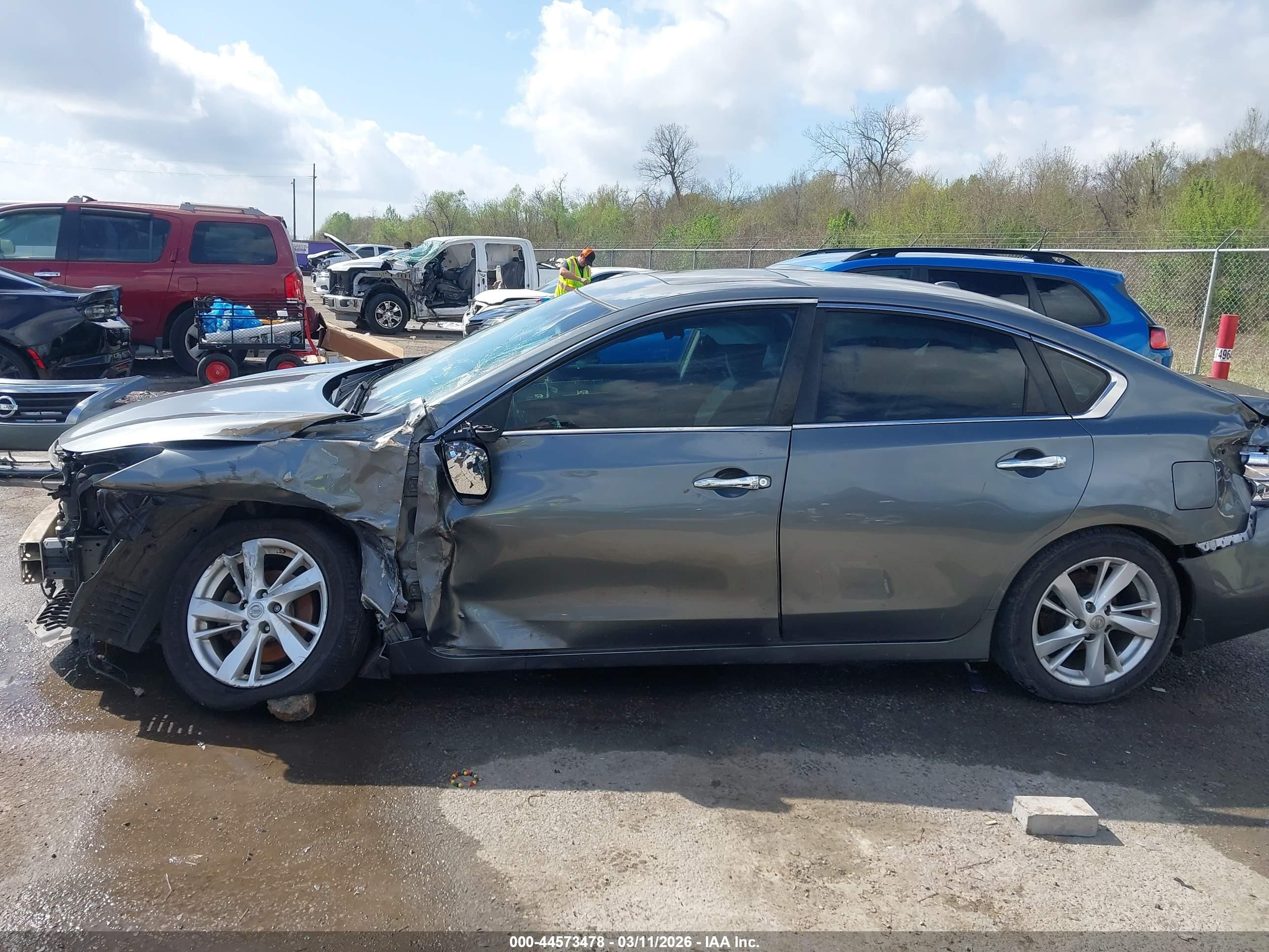 2015 Nissan Altima 2.5 Sv Серый vin: 1N4AL3AP9FC236037