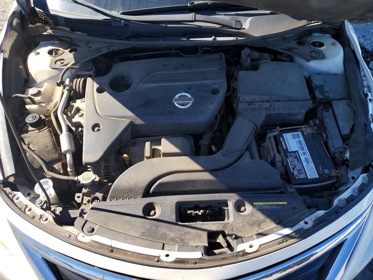 2015 Nissan Altima 2.5 S White vin: 1N4AL3AP9FC243828