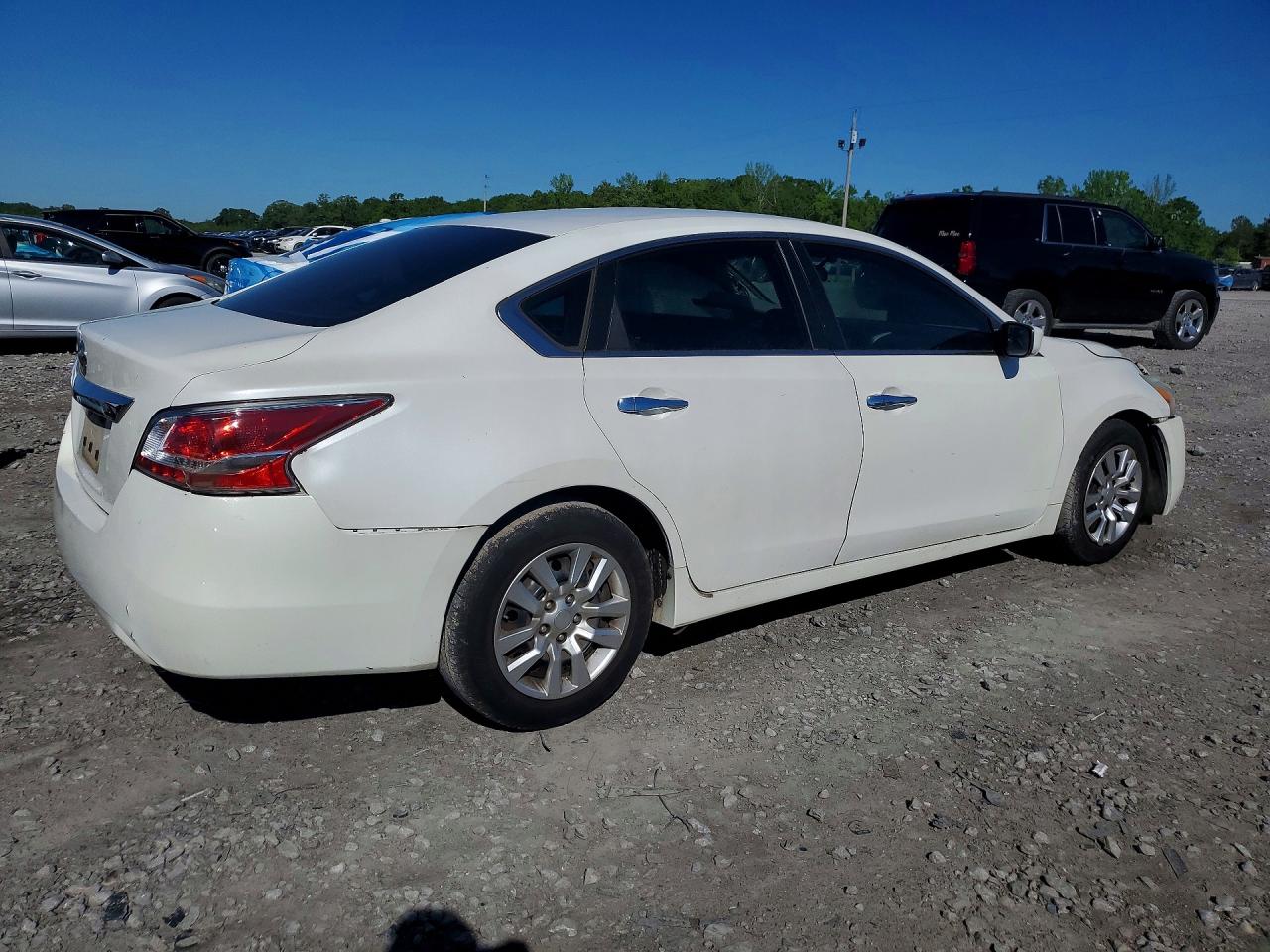 2015 Nissan Altima 2.5 S White vin: 1N4AL3AP9FC243828