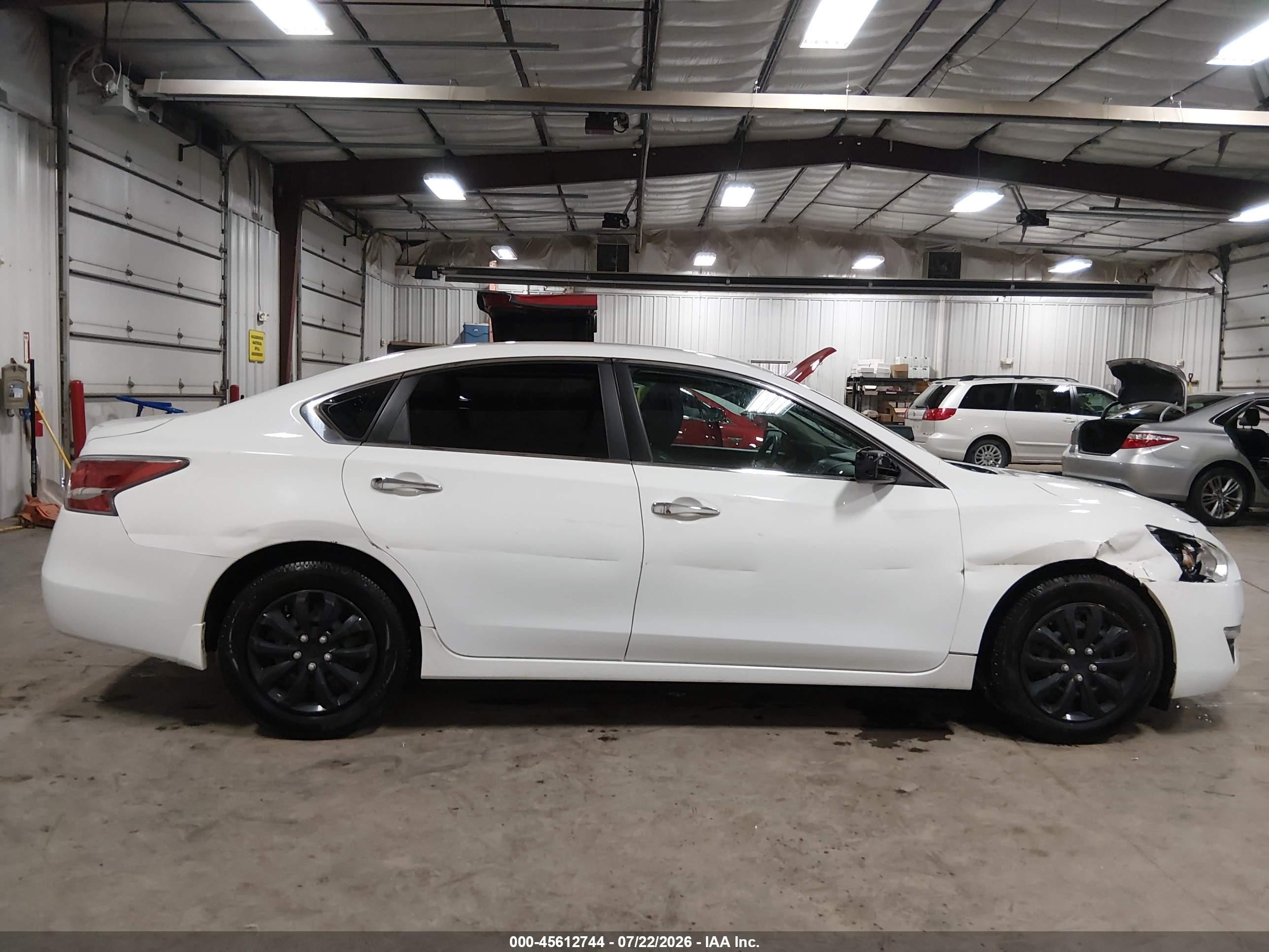 2015 Nissan Altima 2.5 S White vin: 1N4AL3AP9FC250696