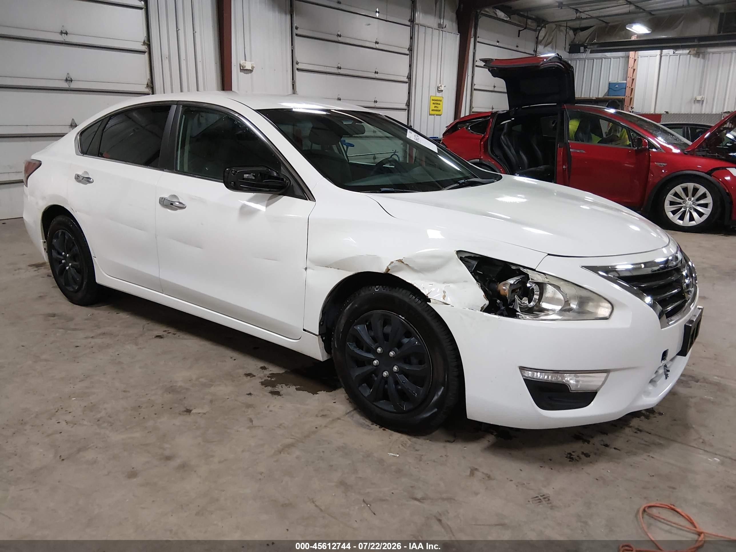 2015 Nissan Altima 2.5 S White vin: 1N4AL3AP9FC250696