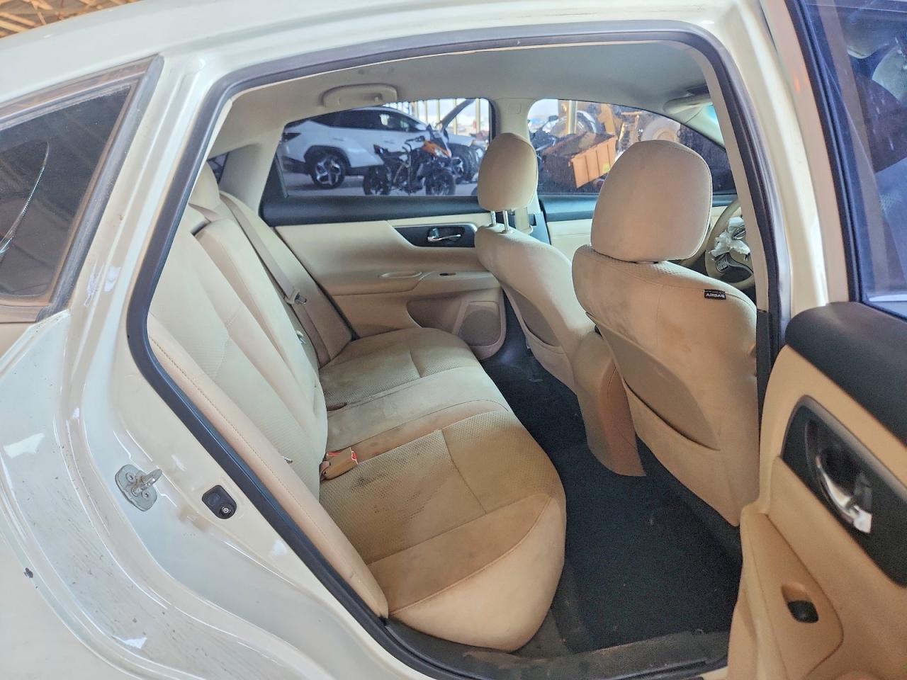 2015 Nissan Altima 2.5 S Белый vin: 1N4AL3AP9FC273735