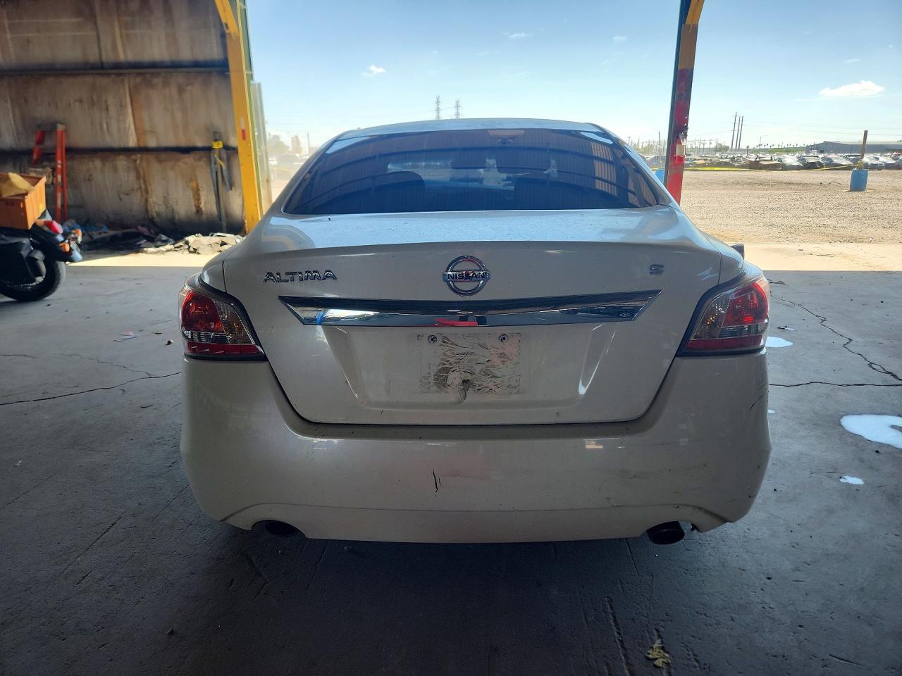 2015 Nissan Altima 2.5 S Белый vin: 1N4AL3AP9FC273735