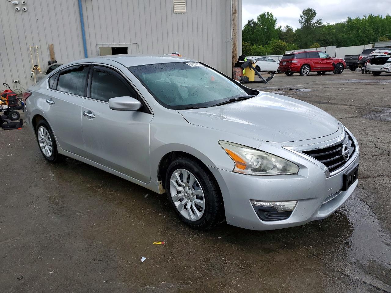 2015 Nissan Altima 2.5 S Silver vin: 1N4AL3AP9FC284010