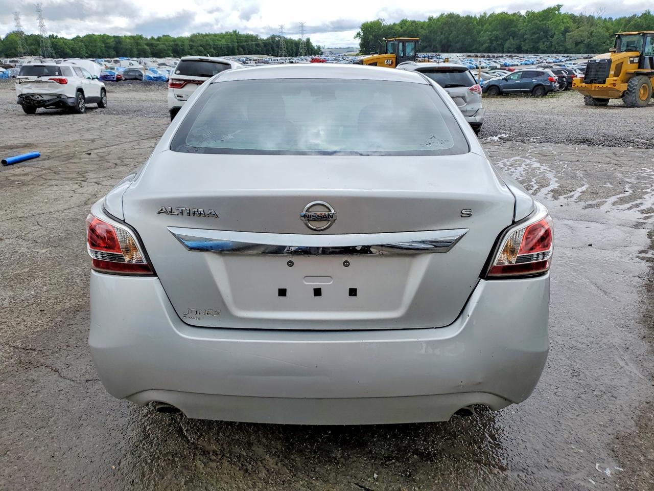 2015 Nissan Altima 2.5 S Silver vin: 1N4AL3AP9FC284010