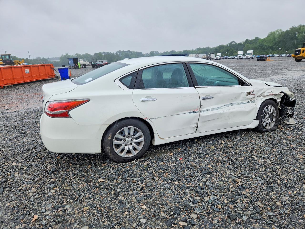 2015 Nissan Altima 2.5 S White vin: 1N4AL3AP9FC295556