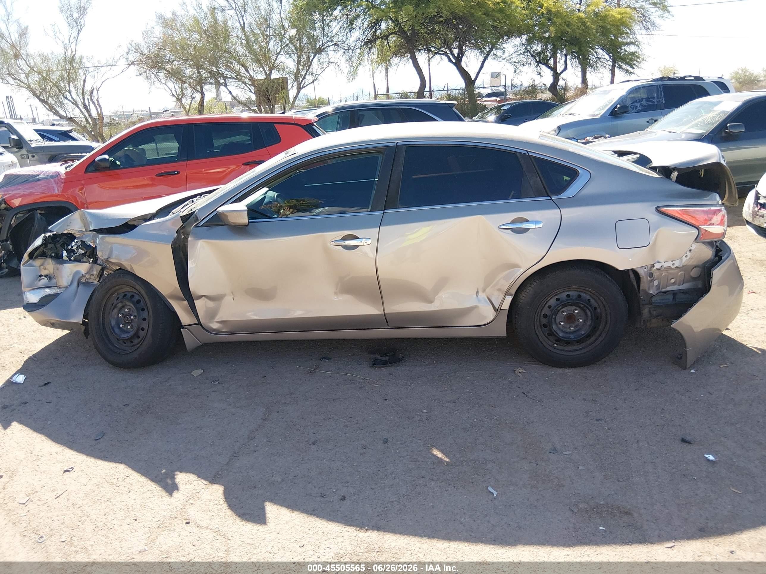 2015 Nissan Altima 2.5 S Beige vin: 1N4AL3AP9FC295802