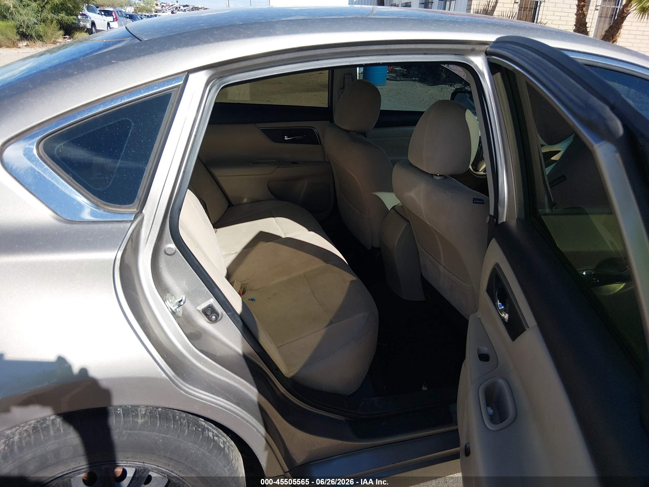 2015 Nissan Altima 2.5 S Beige vin: 1N4AL3AP9FC295802
