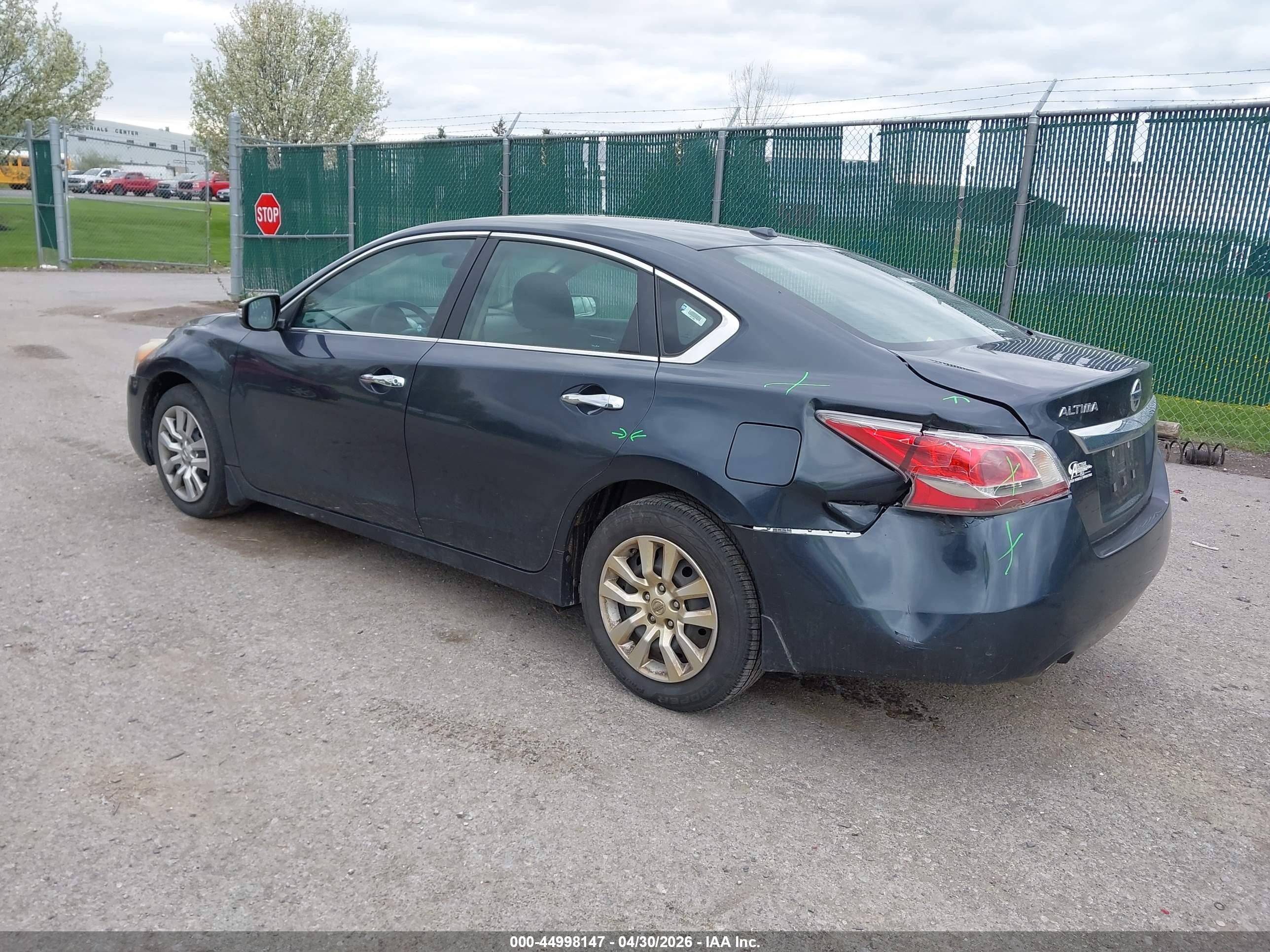 2015 Nissan Altima 2.5 S Blue vin: 1N4AL3AP9FC412424