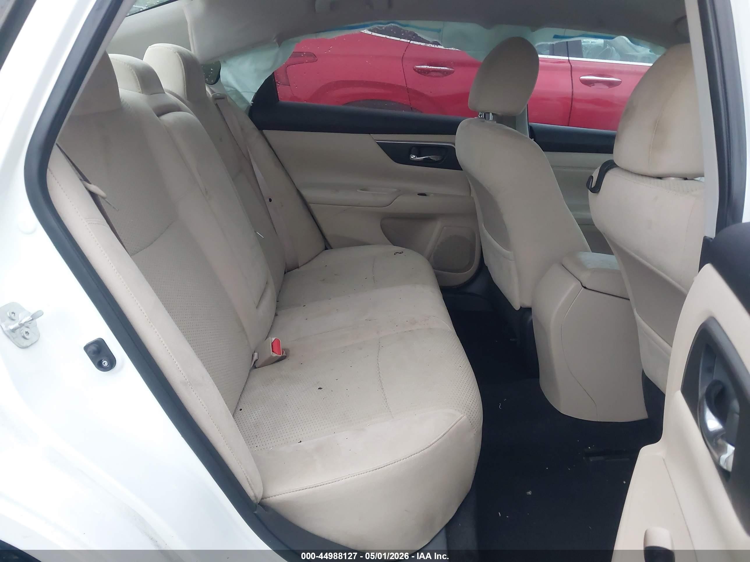2015 Nissan Altima 2.5 S White vin: 1N4AL3AP9FC413282