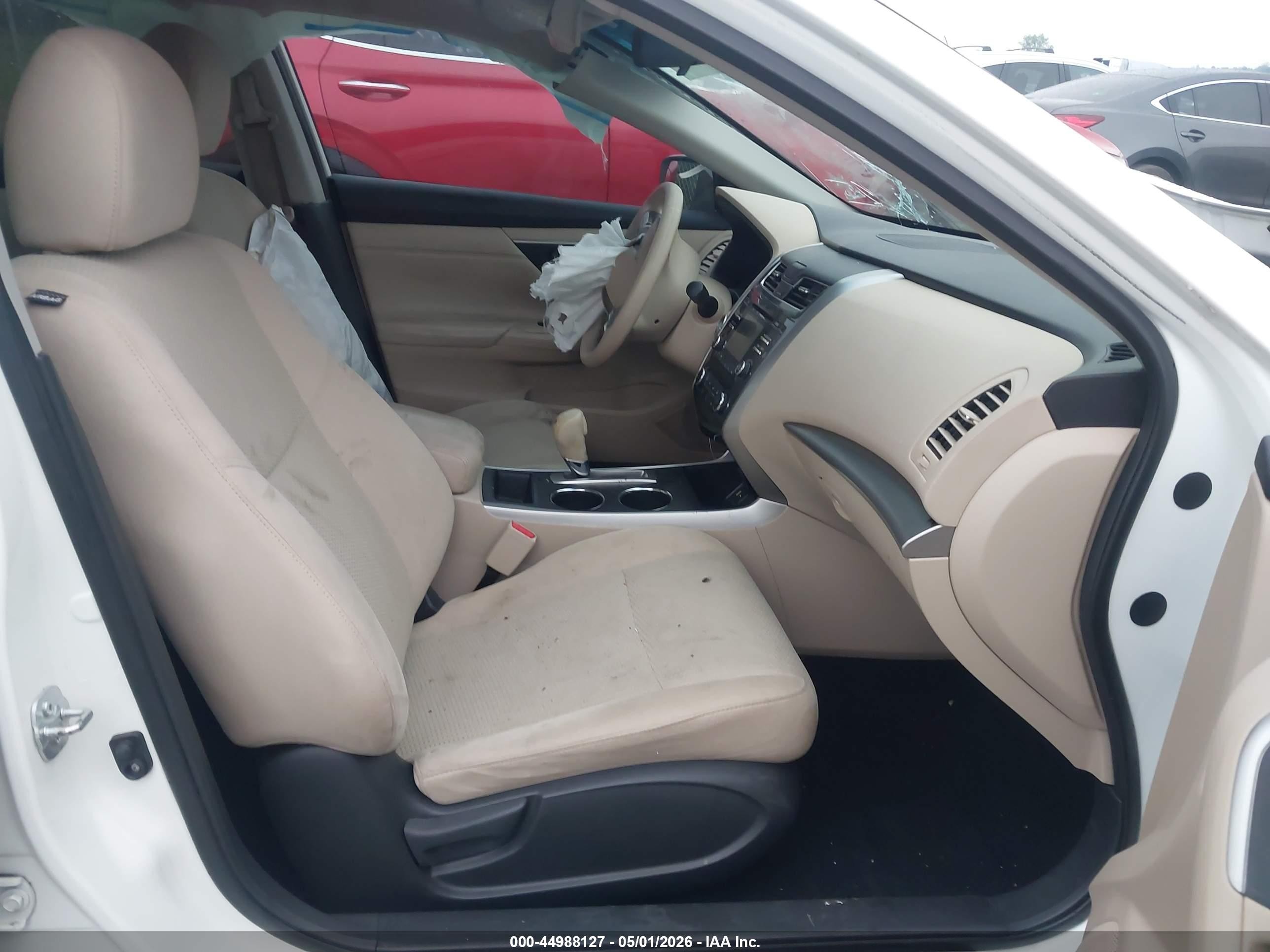 2015 Nissan Altima 2.5 S White vin: 1N4AL3AP9FC413282