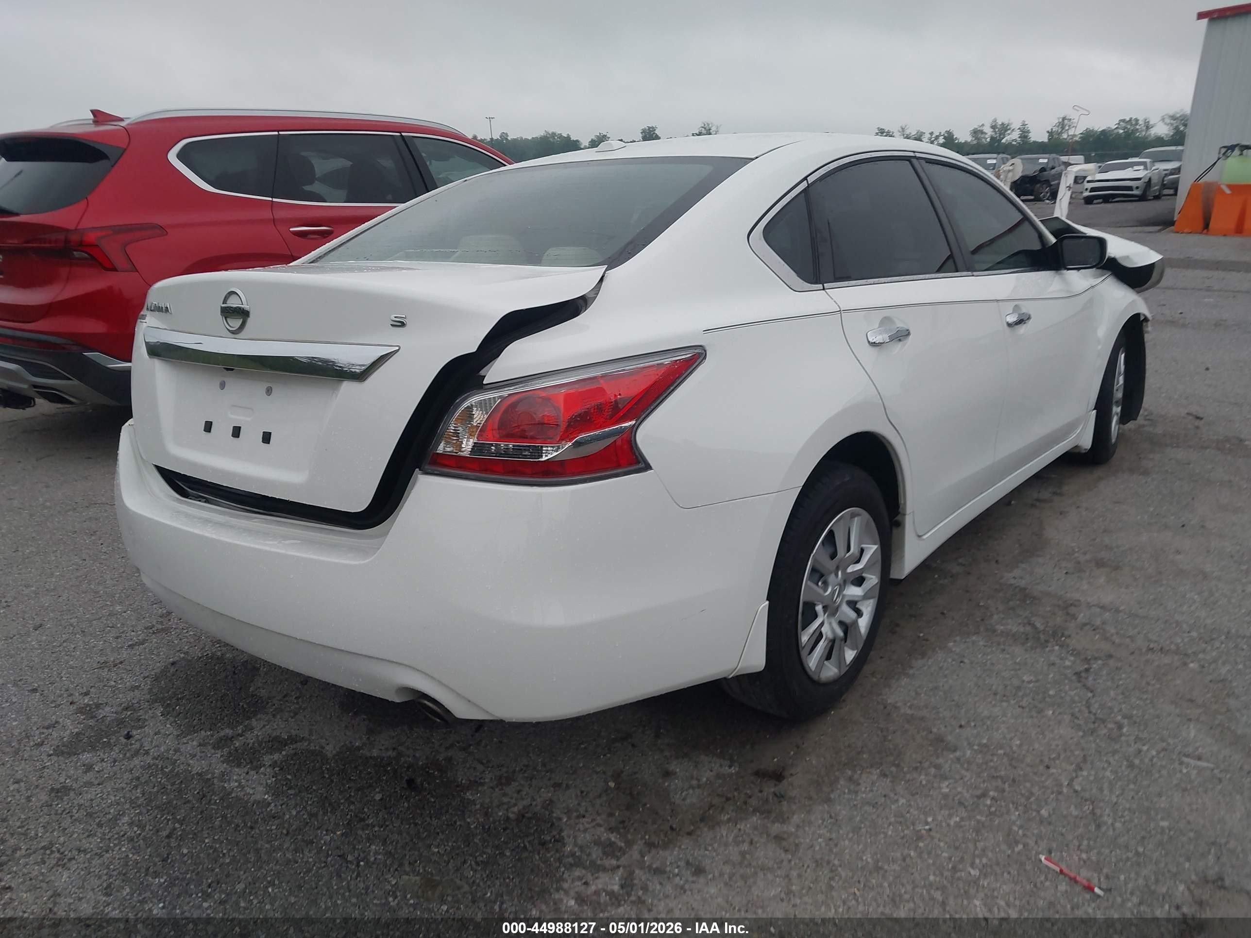 2015 Nissan Altima 2.5 S White vin: 1N4AL3AP9FC413282