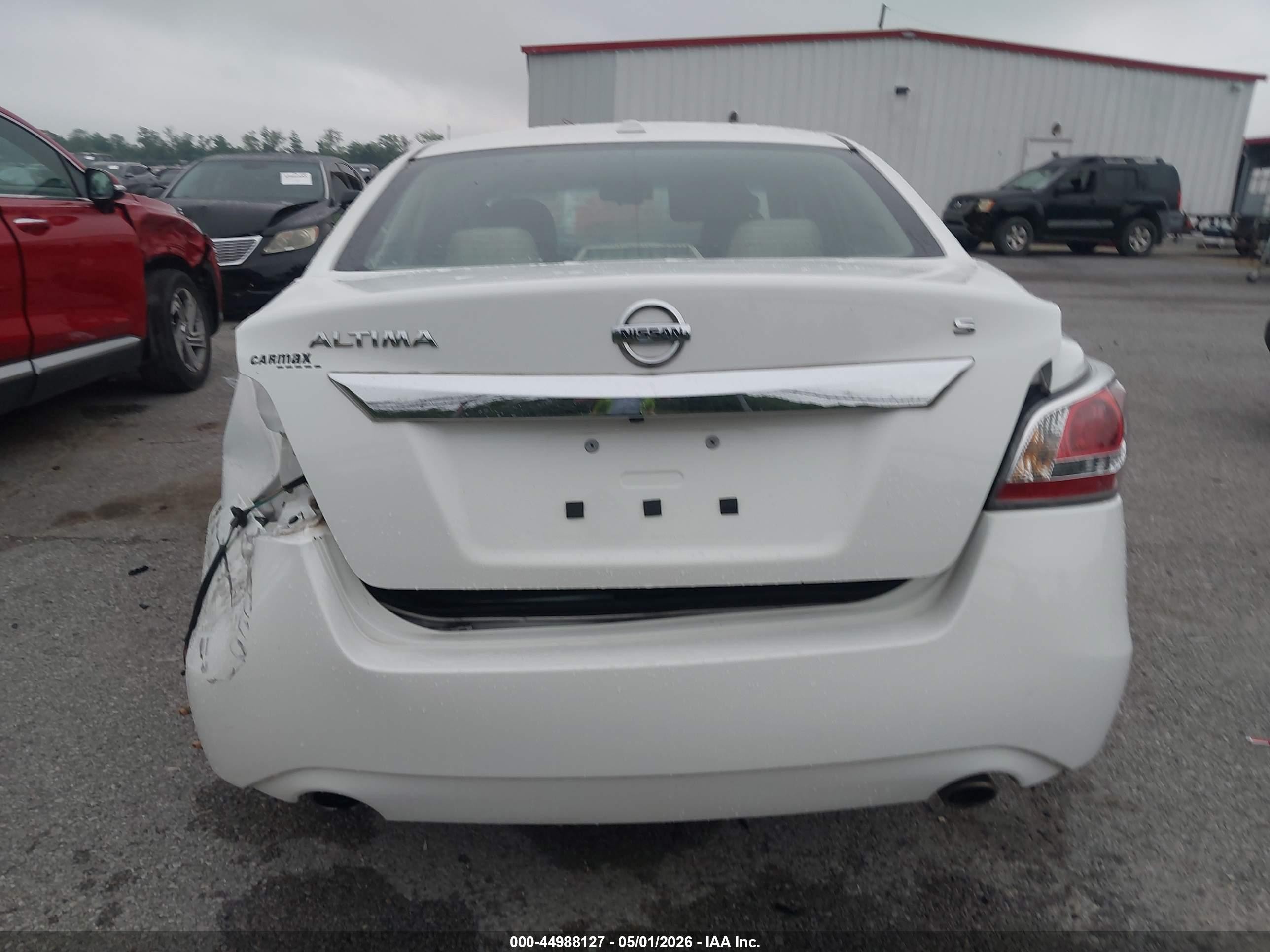 2015 Nissan Altima 2.5 S White vin: 1N4AL3AP9FC413282