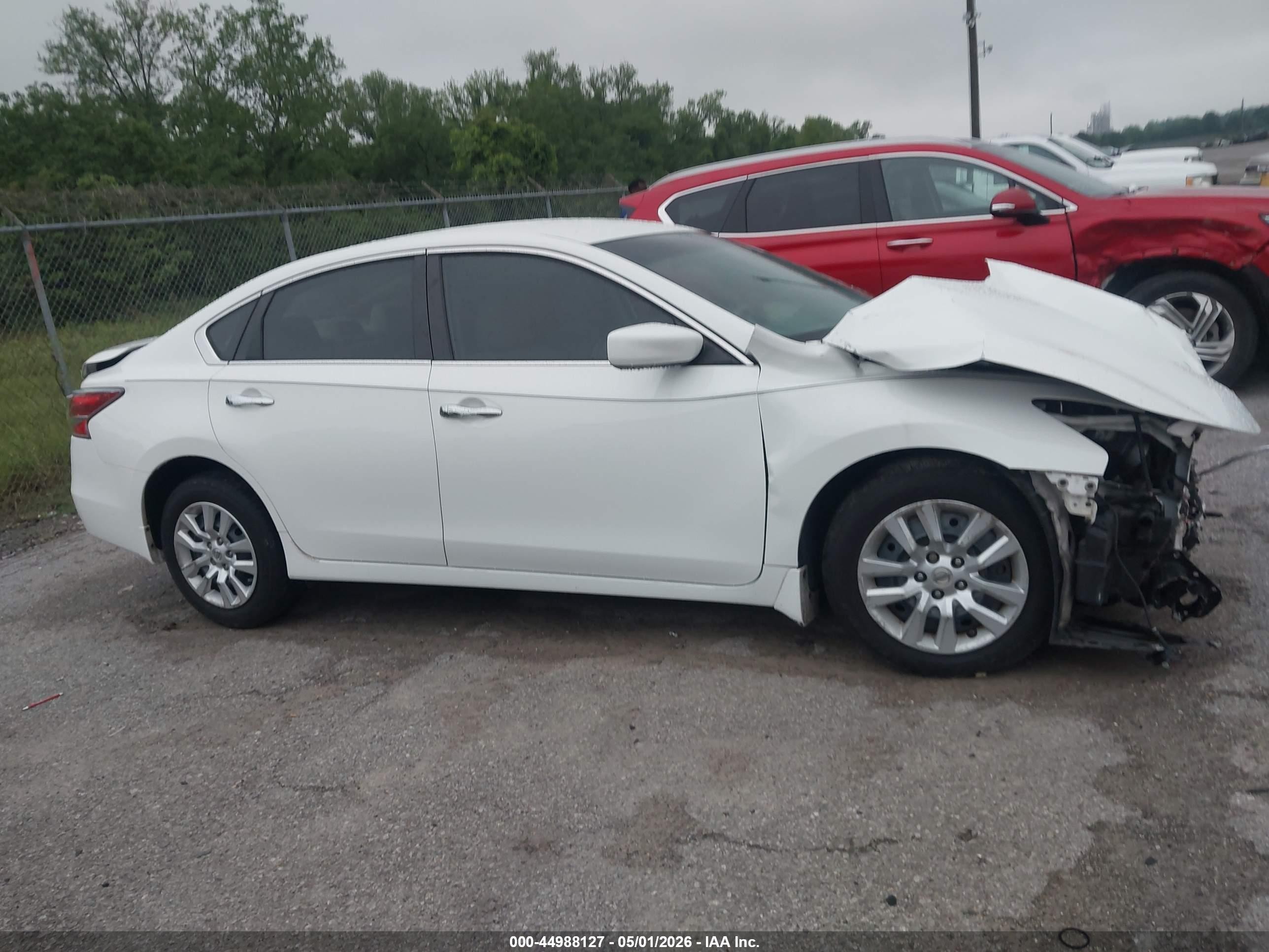 2015 Nissan Altima 2.5 S White vin: 1N4AL3AP9FC413282