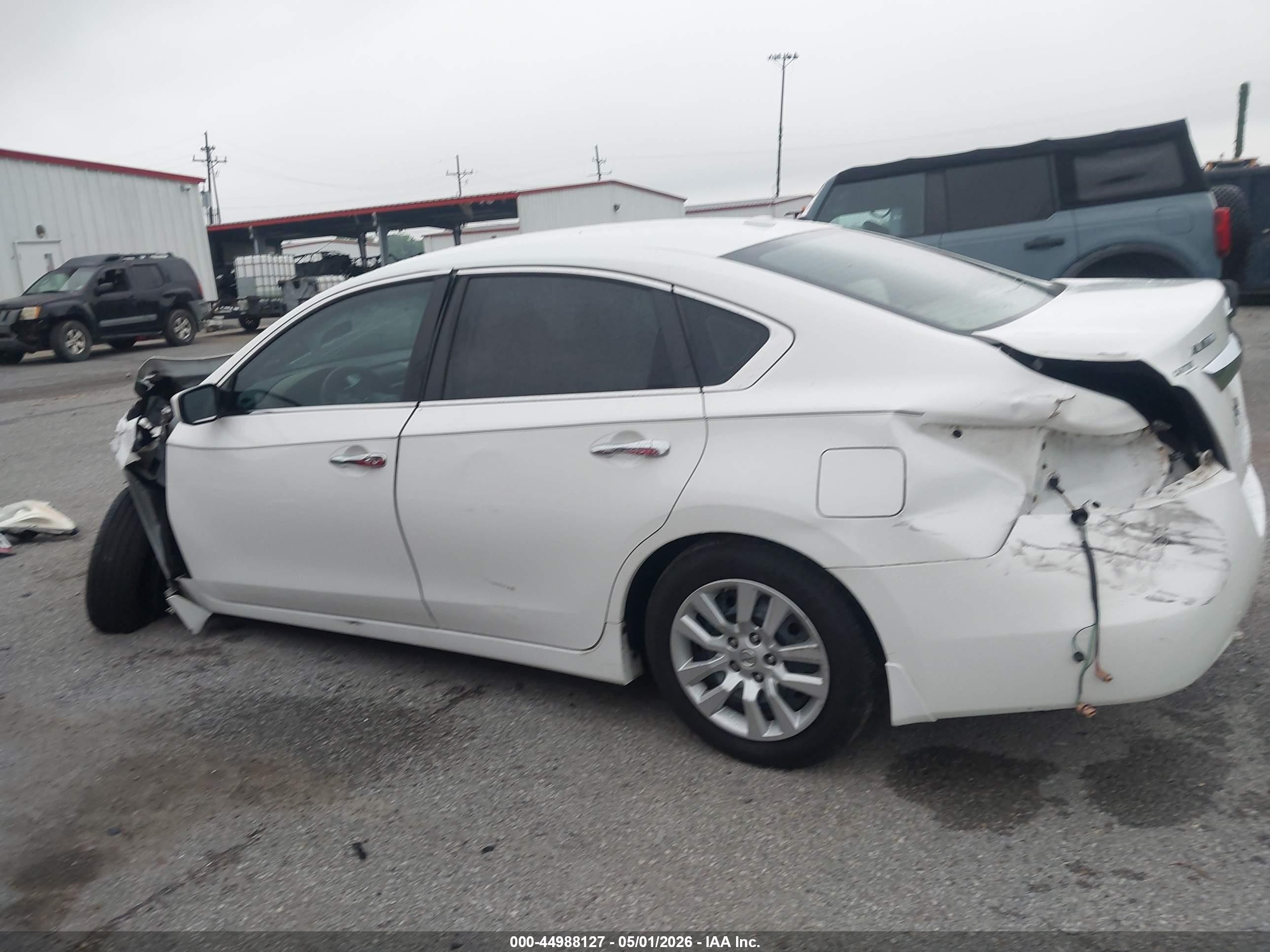 2015 Nissan Altima 2.5 S White vin: 1N4AL3AP9FC413282