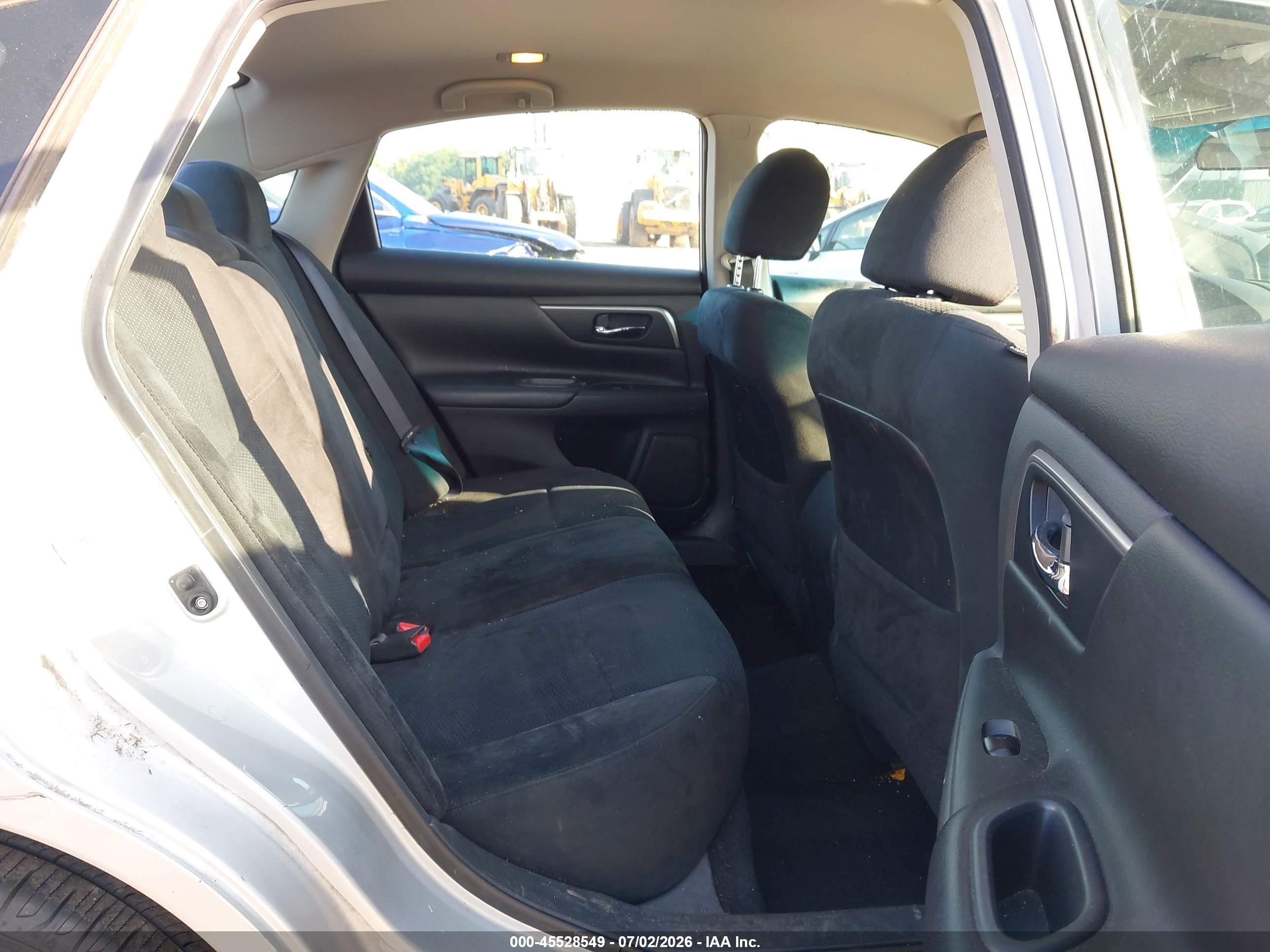2015 Nissan Altima 2.5/2.5 S/2.5 Sl/2.5 Sv Серебряный vin: 1N4AL3AP9FC424119
