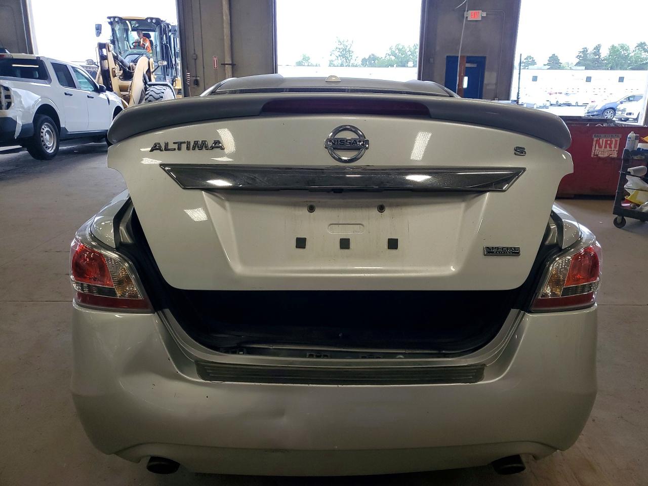2015 Nissan Altima 2.5 S Silver vin: 1N4AL3AP9FC458545