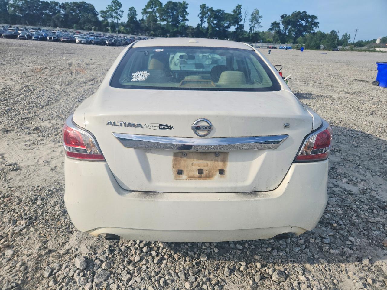 2015 Nissan Altima 2.5 S White vin: 1N4AL3AP9FC458948