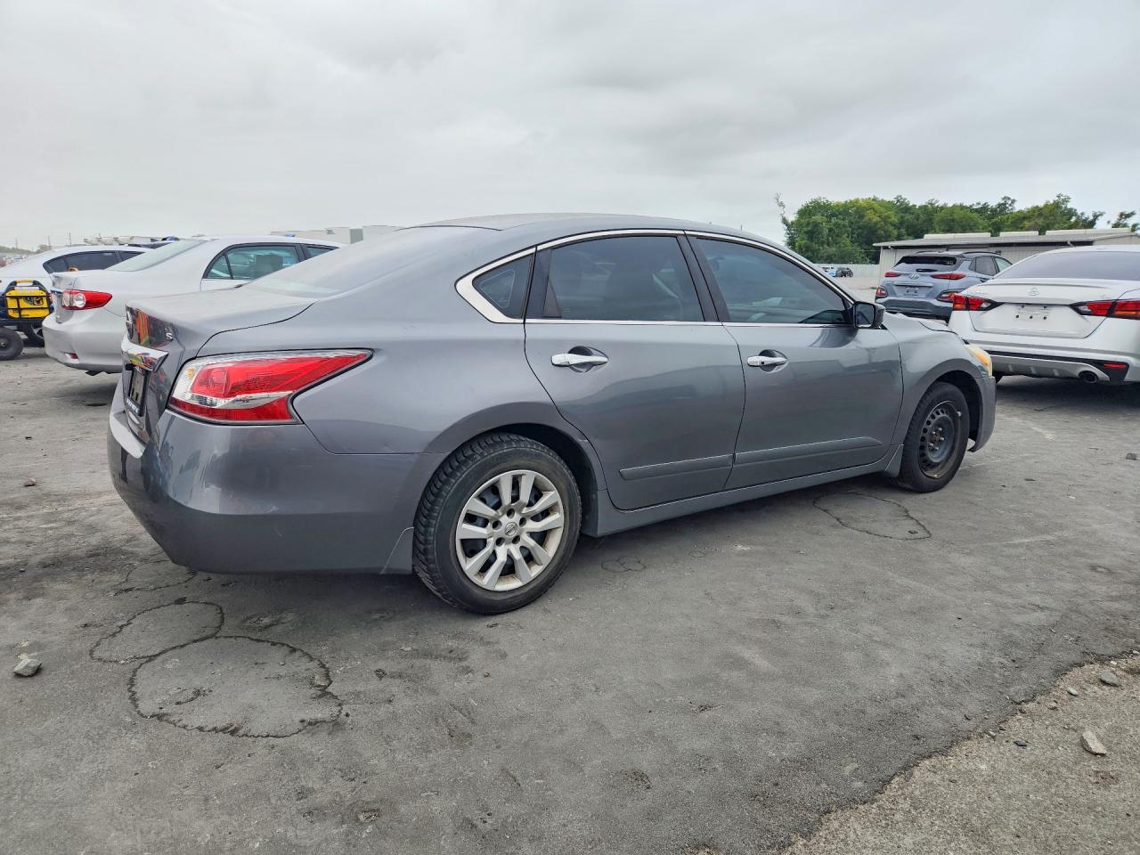 2015 Nissan Altima 2.5 S Gray vin: 1N4AL3AP9FC470615