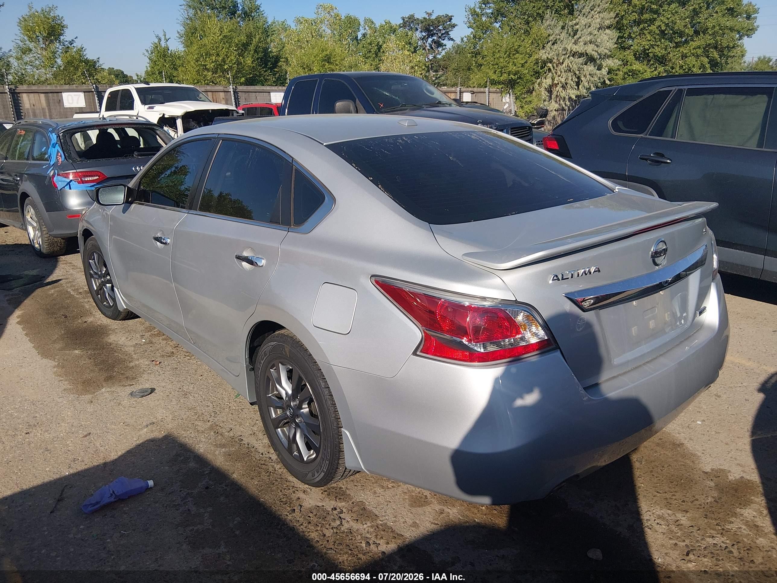 2015 Nissan Altima 2.5 S Silver vin: 1N4AL3AP9FC483638