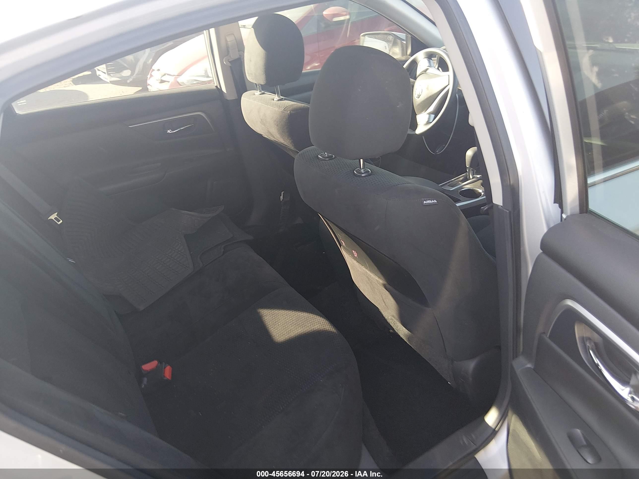 2015 Nissan Altima 2.5 S Silver vin: 1N4AL3AP9FC483638