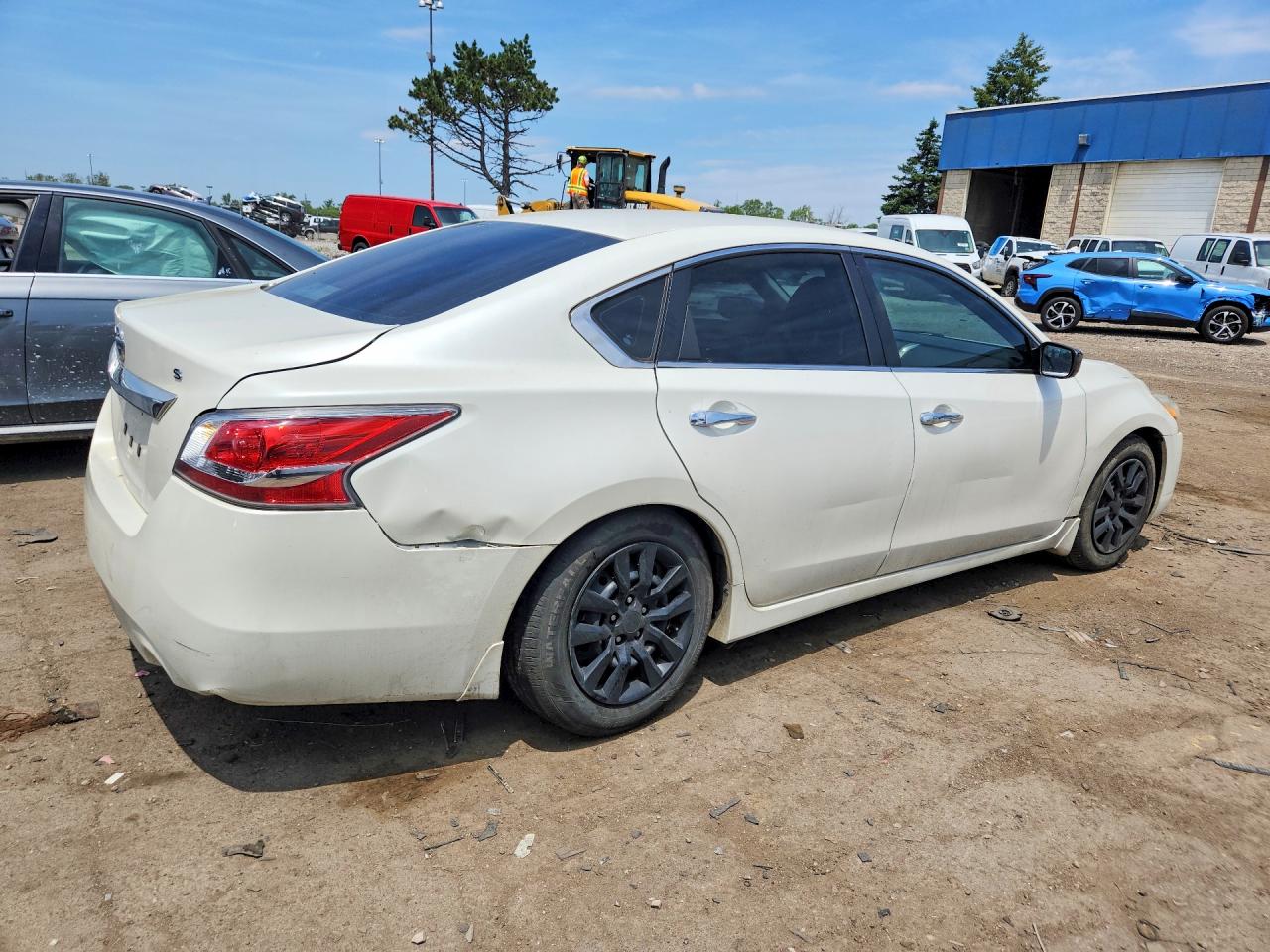 2015 Nissan Altima 2.5 S White vin: 1N4AL3AP9FC486622