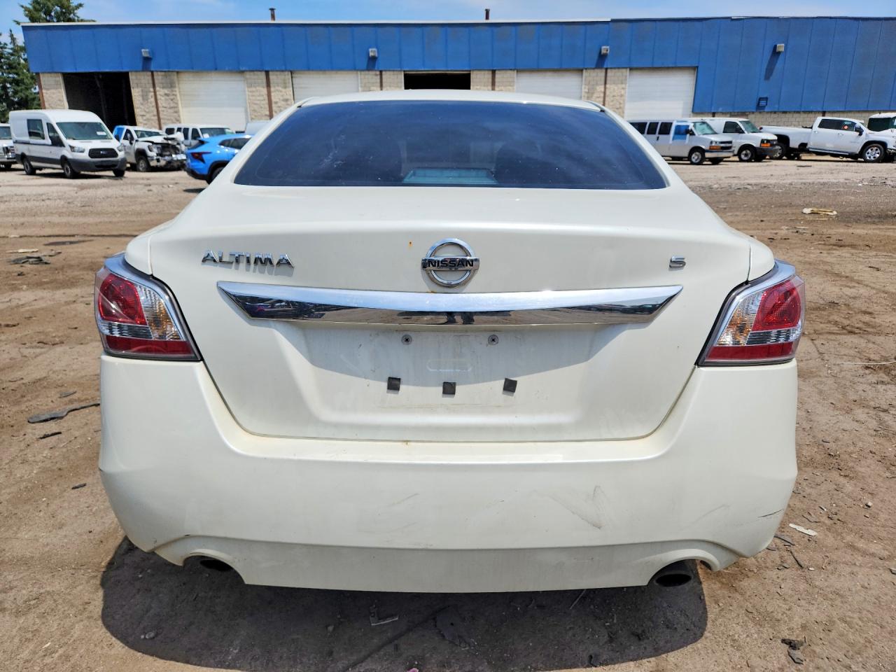 2015 Nissan Altima 2.5 S White vin: 1N4AL3AP9FC486622