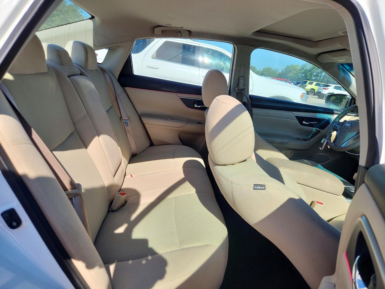 2015 Nissan Altima 2.5 Sv White vin: 1N4AL3AP9FC491223