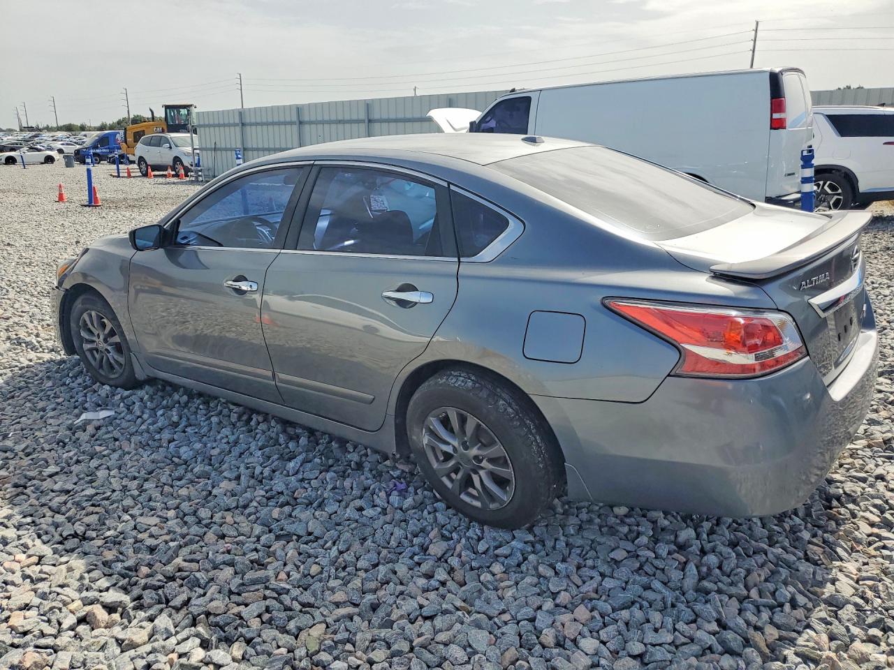 2015 Nissan Altima 2.5 S Silver vin: 1N4AL3AP9FC495465