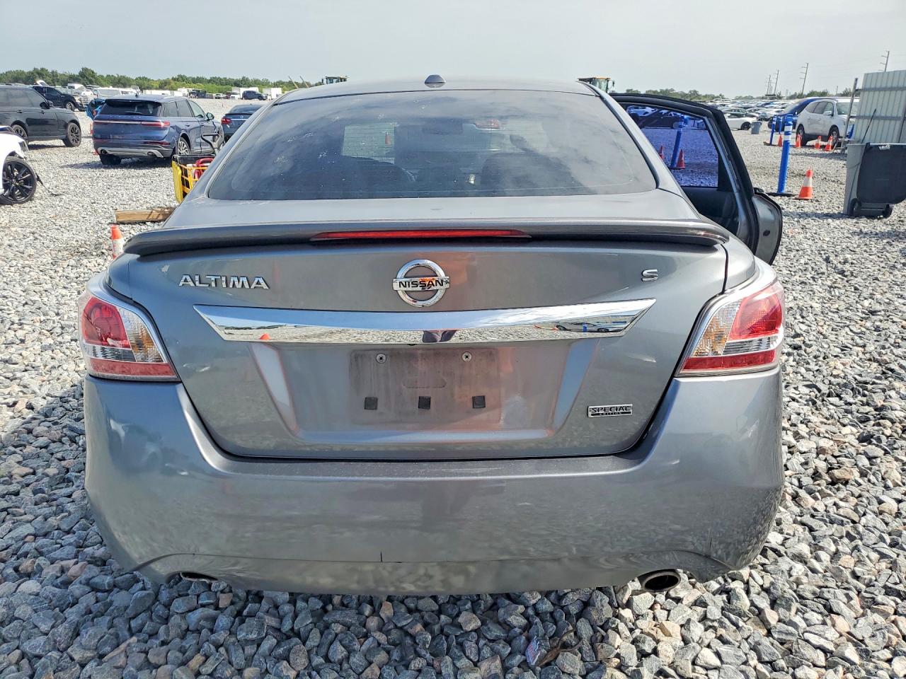 2015 Nissan Altima 2.5 S Silver vin: 1N4AL3AP9FC495465