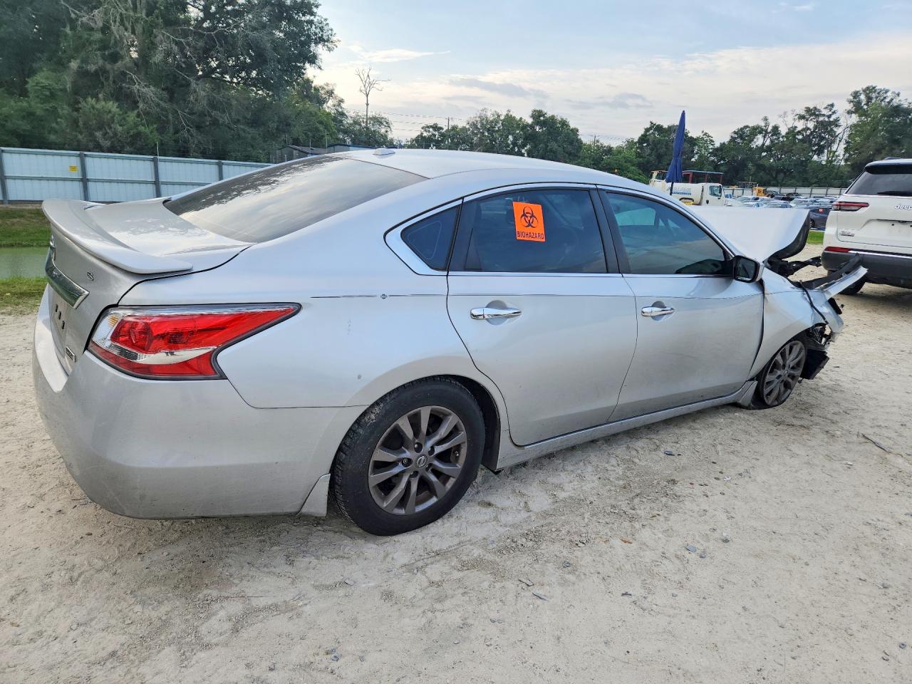 2015 Nissan Altima 2.5 S Silver vin: 1N4AL3AP9FC568043