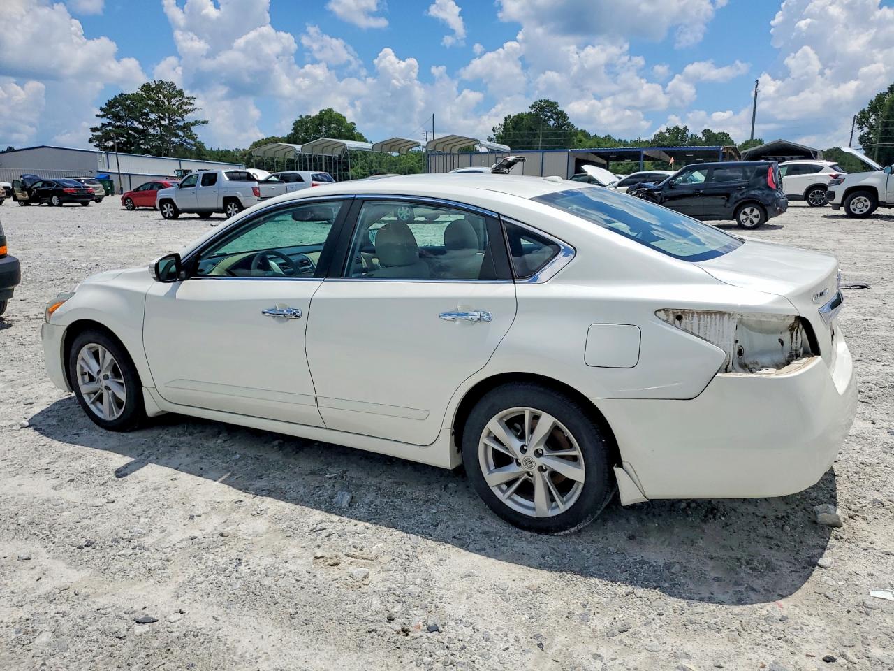 2015 Nissan Altima 2.5 Sv White vin: 1N4AL3AP9FC569810