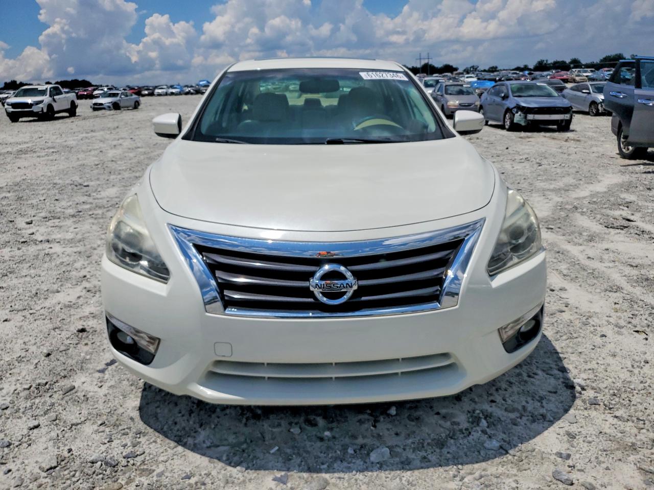2015 Nissan Altima 2.5 Sv White vin: 1N4AL3AP9FC569810